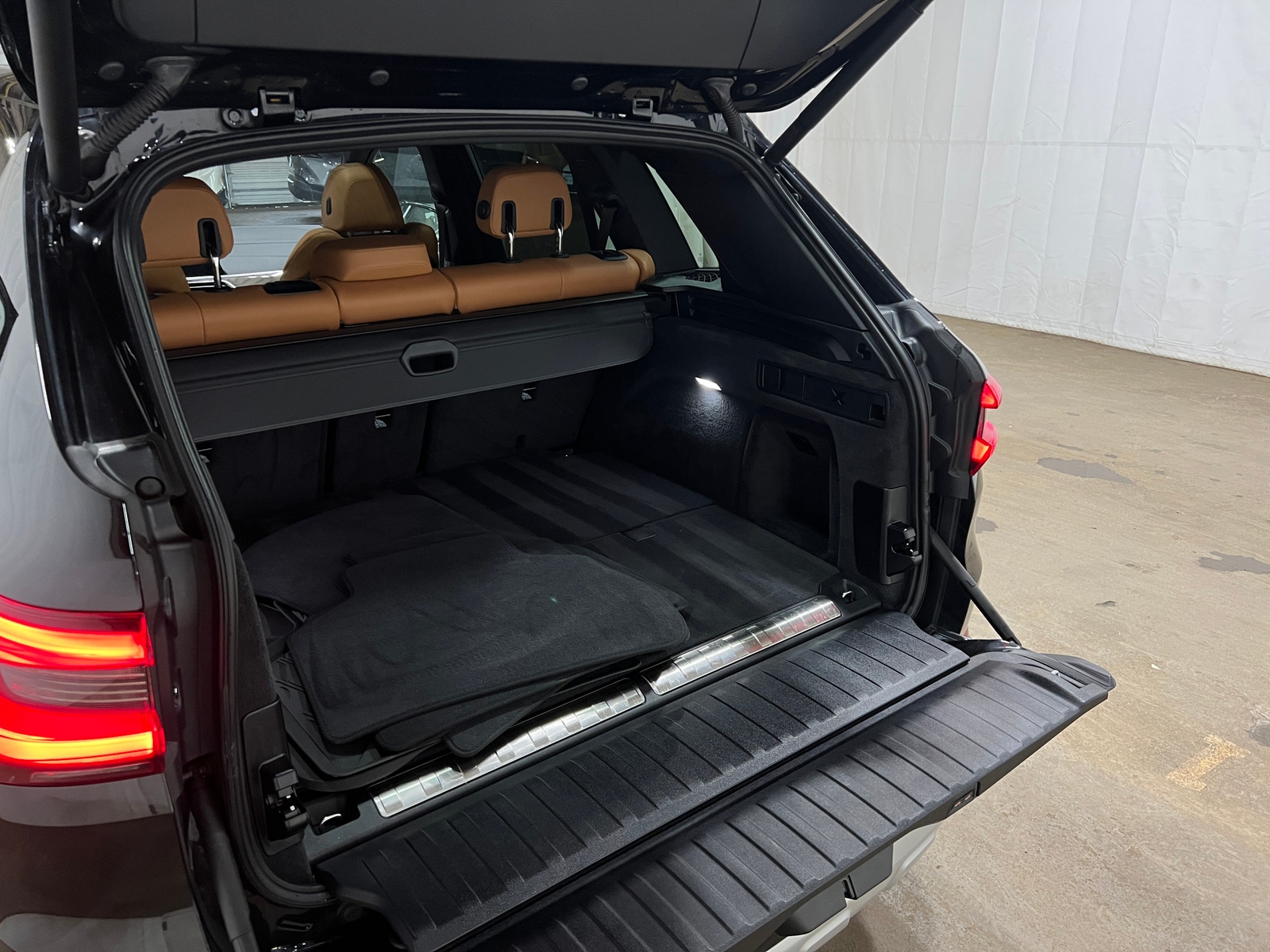 Thumbnail: 2023 BMW X5 - 6