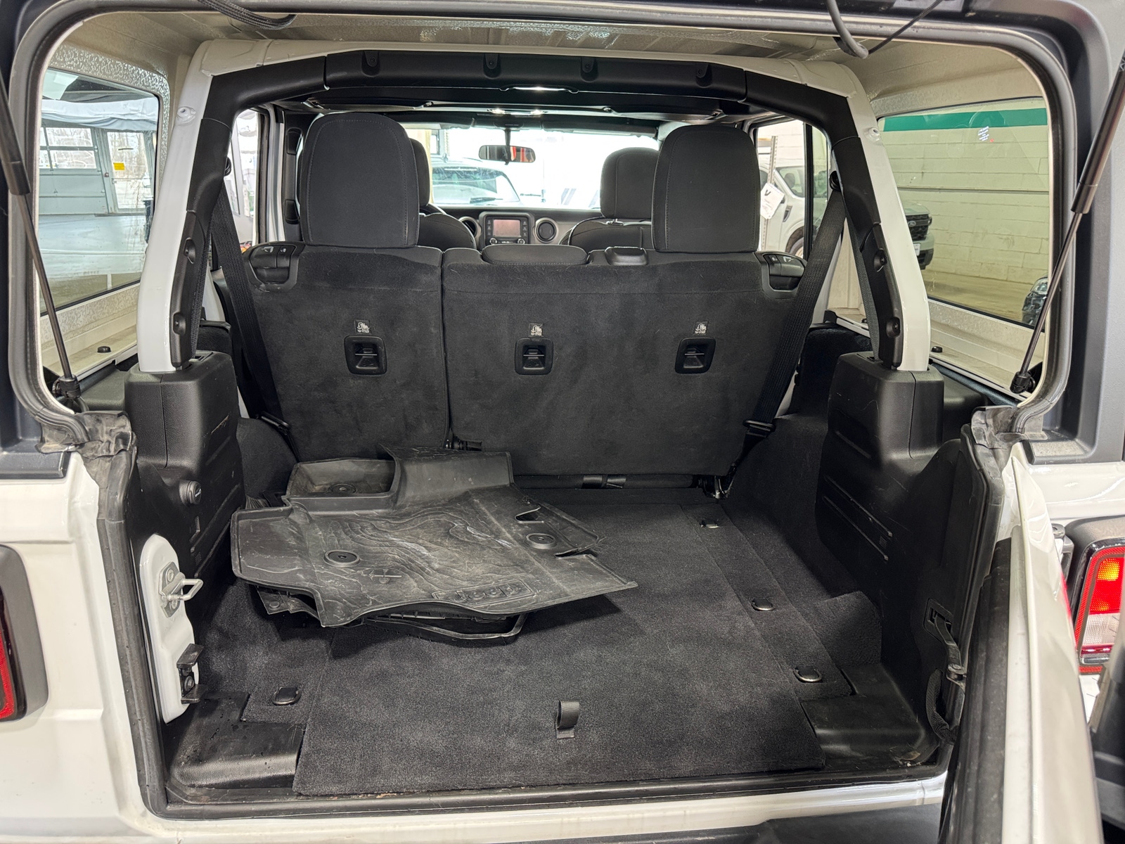 Thumbnail: 2021 Jeep Wrangler - 7