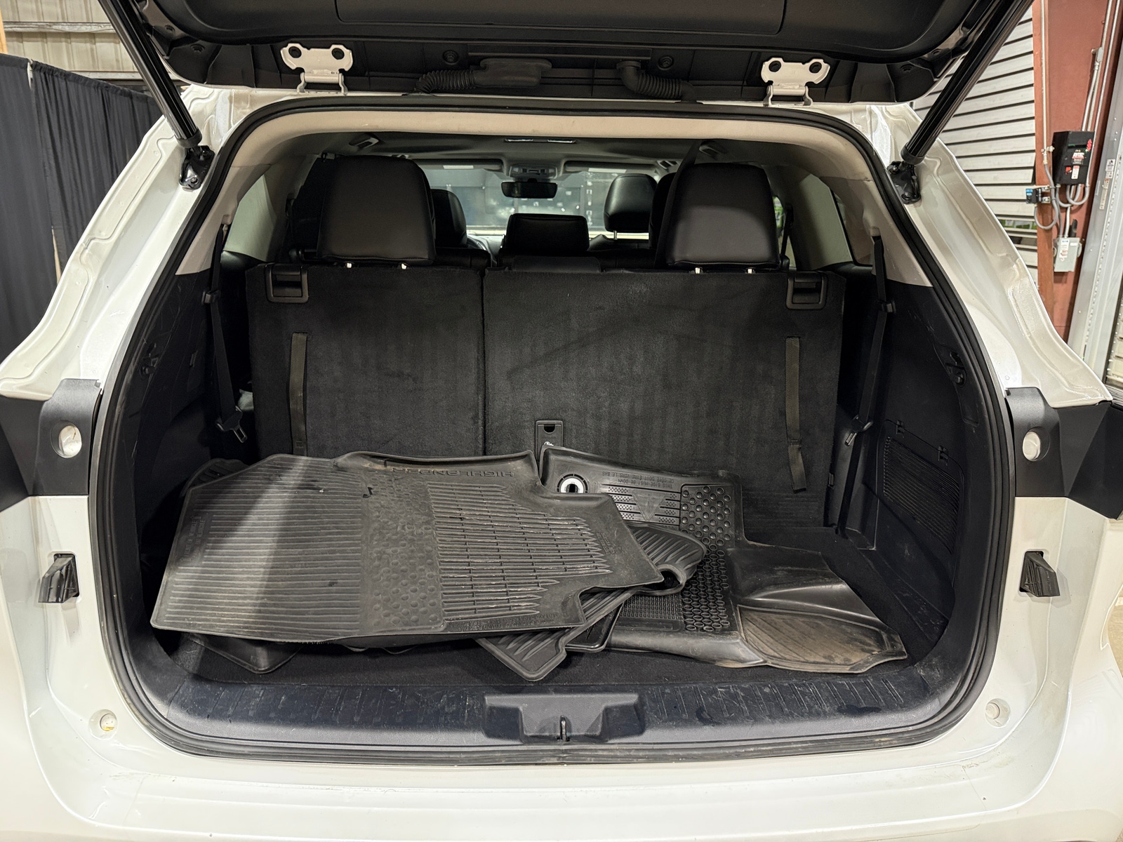 Thumbnail: 2022 Toyota Highlander - 6