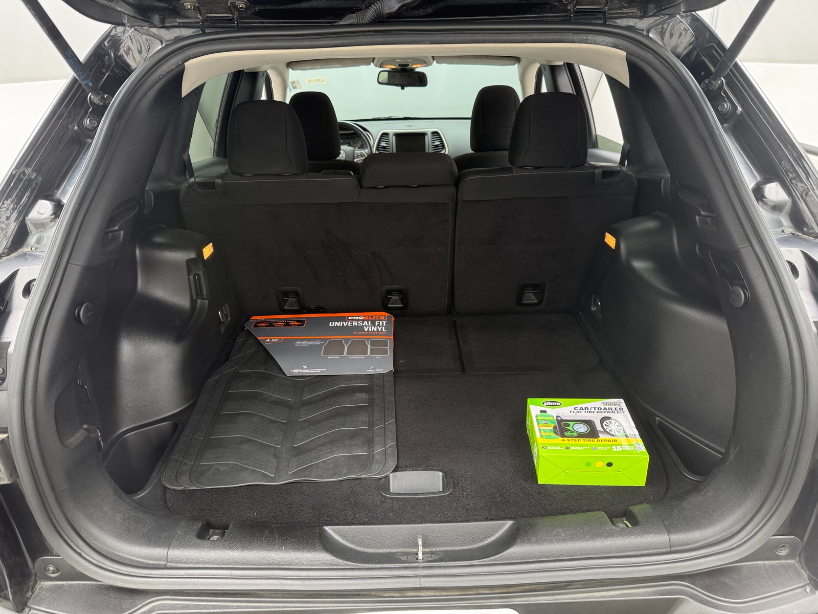 Thumbnail: 2015 Jeep Cherokee - 7