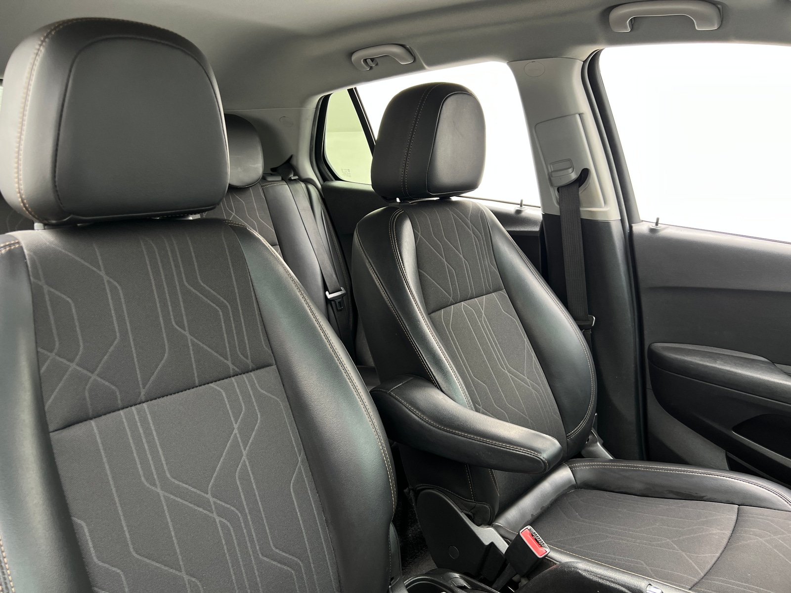 Thumbnail: 2021 Chevrolet Trax - 2