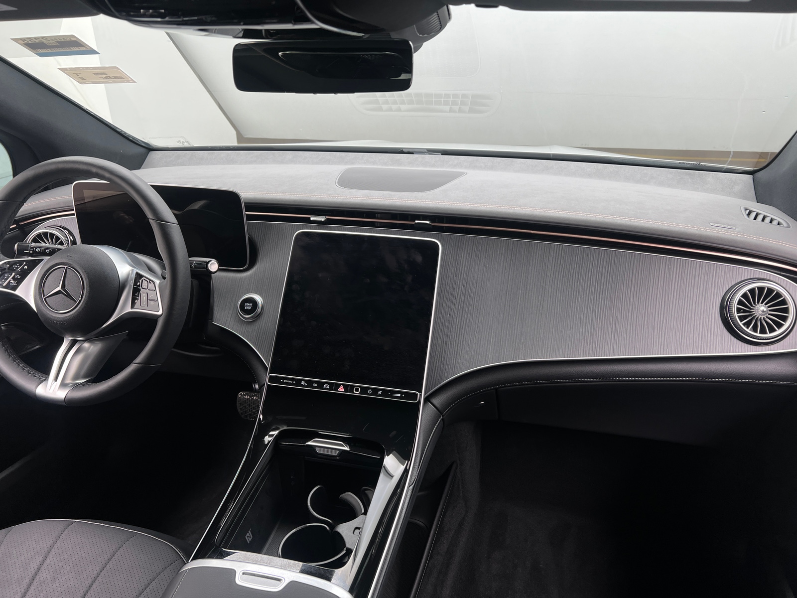 Thumbnail: 2025 Mercedes-Benz EQE - 2