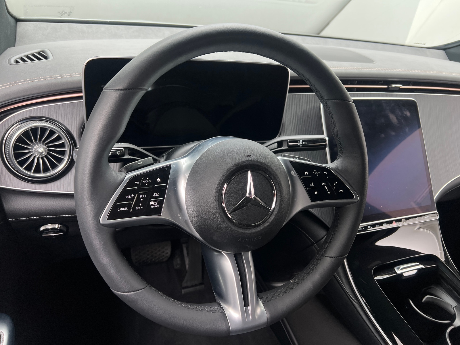 Thumbnail: 2025 Mercedes-Benz EQE - 4