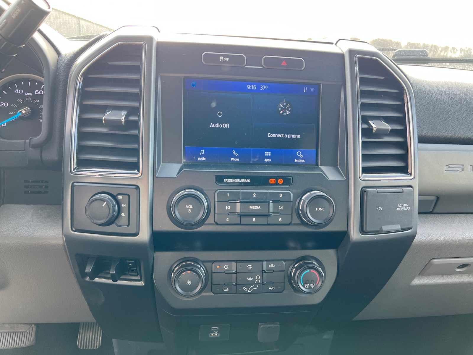 Thumbnail: 2022 Ford Econoline - 4