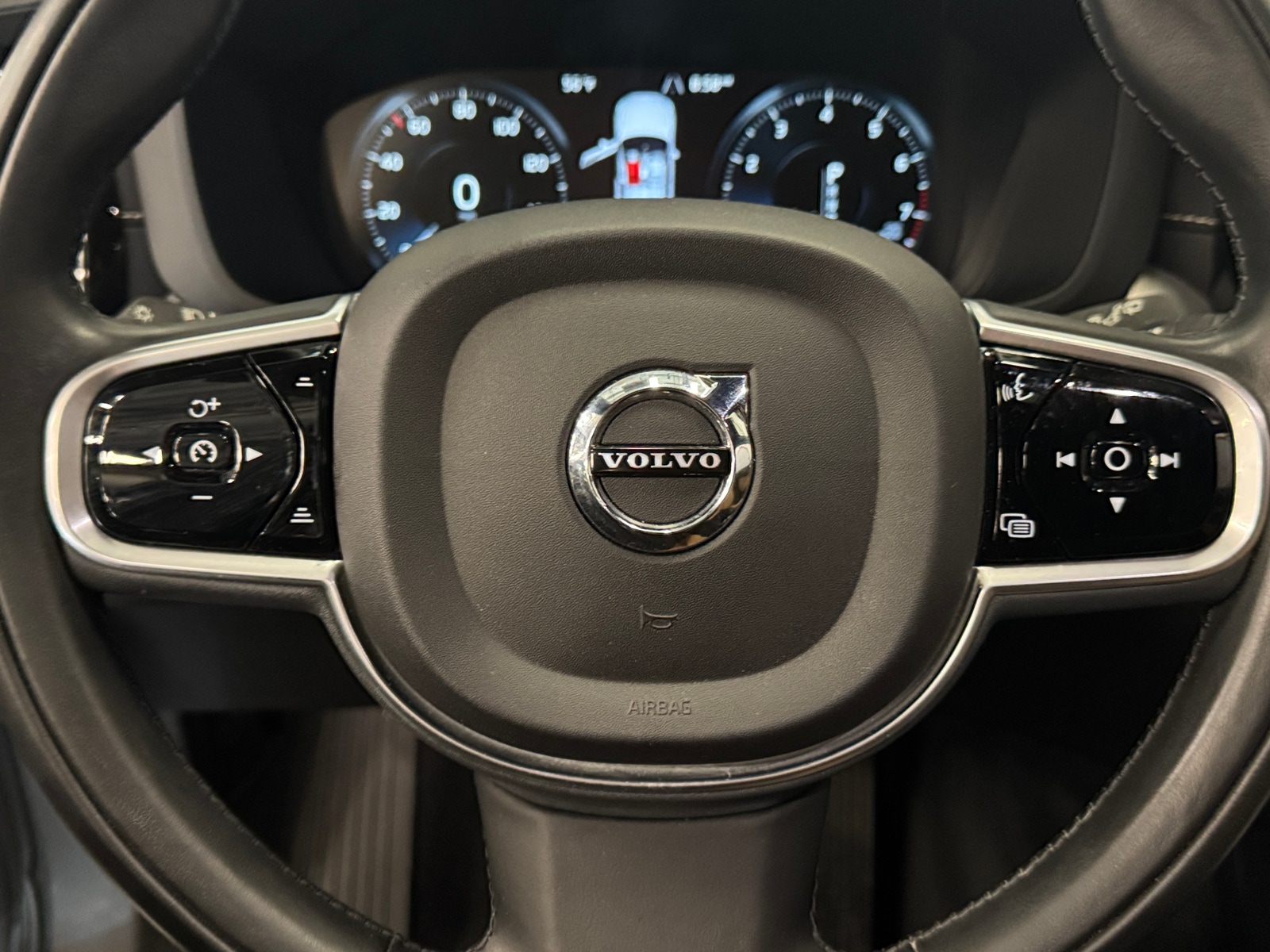 Thumbnail: 2019 Volvo XC60 - 4