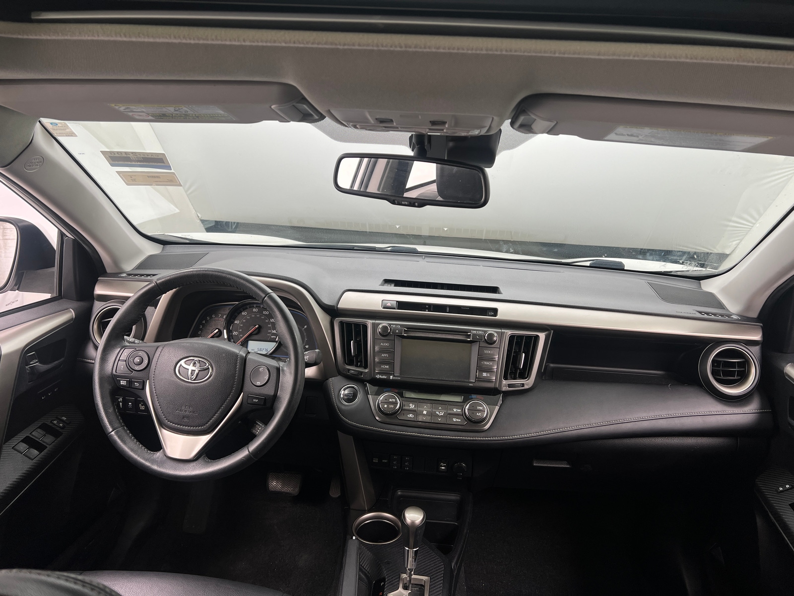 Thumbnail: 2015 Toyota RAV4 - 2