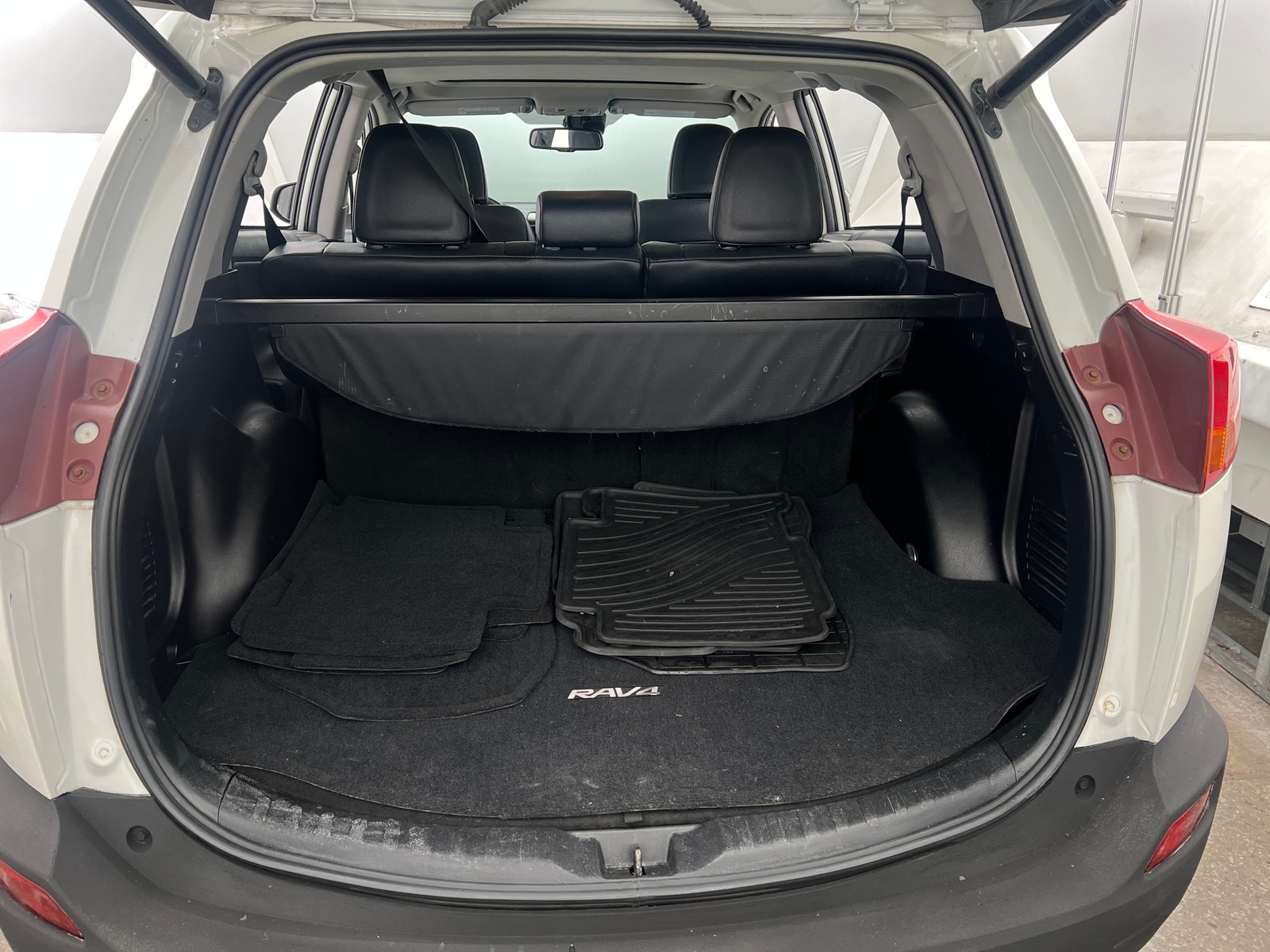 Thumbnail: 2015 Toyota RAV4 - 6