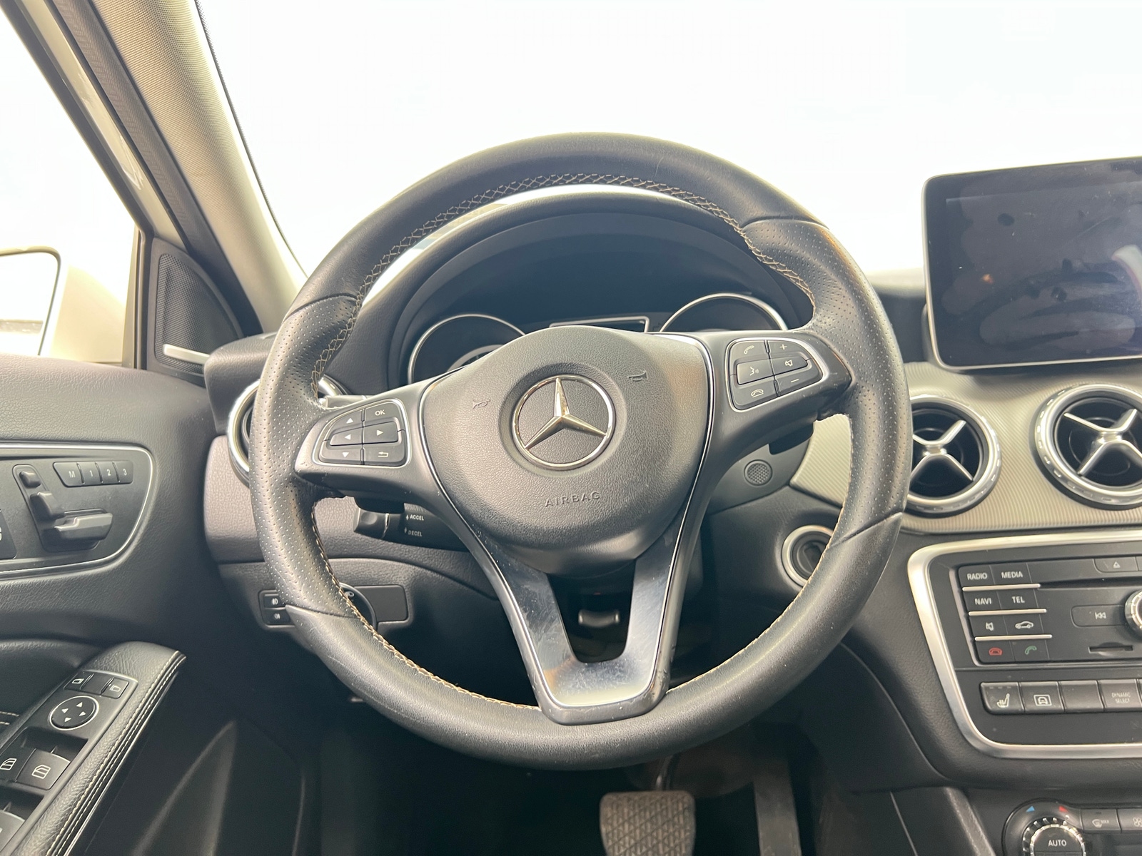 Thumbnail: 2017 Mercedes-Benz GLA - 4