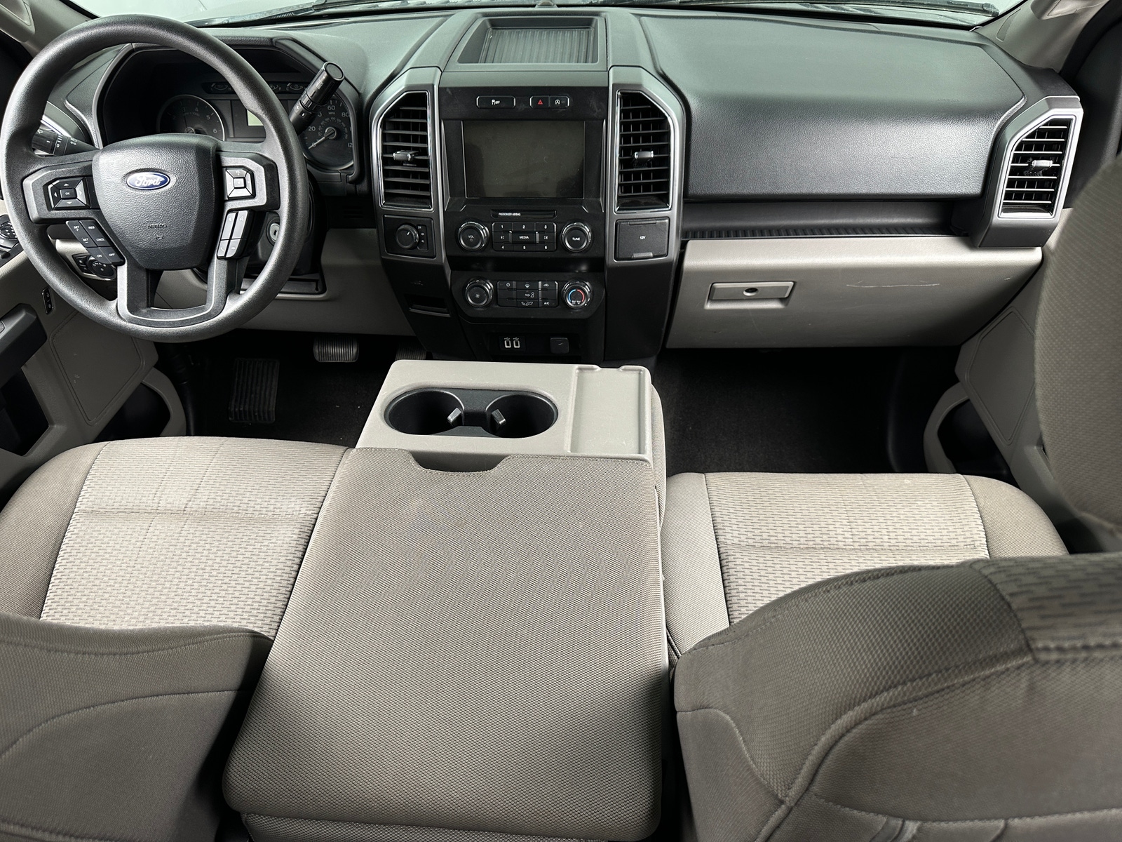 Thumbnail: 2019 Ford Econoline - 3