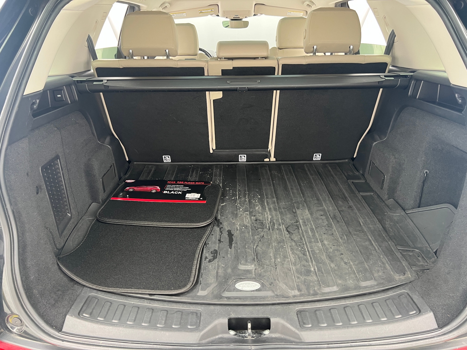 Thumbnail: 2020 Land Rover Discovery Sport - 6