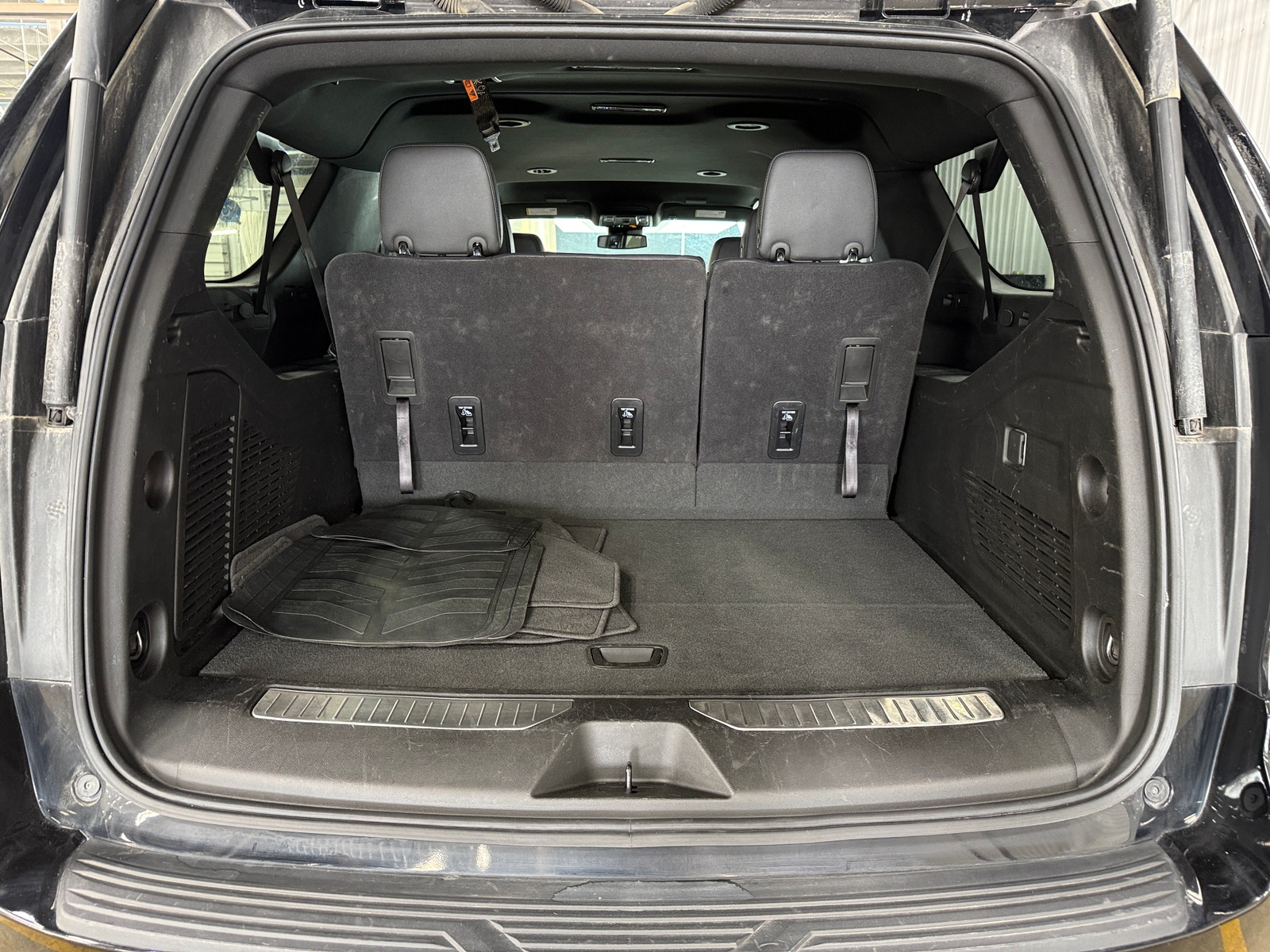 Thumbnail: 2025 Chevrolet Suburban - 6