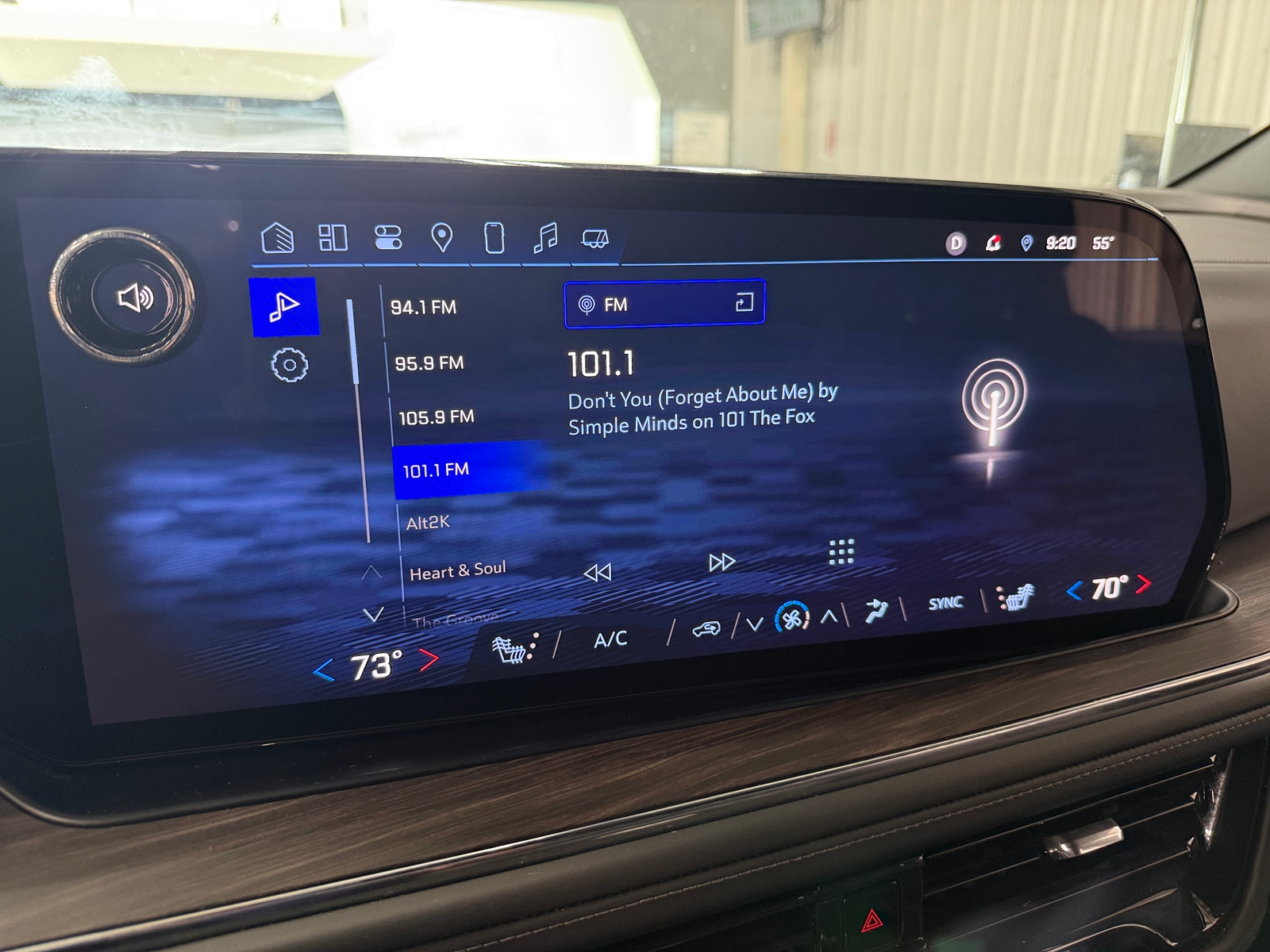 Thumbnail: 2025 Chevrolet Suburban - 3