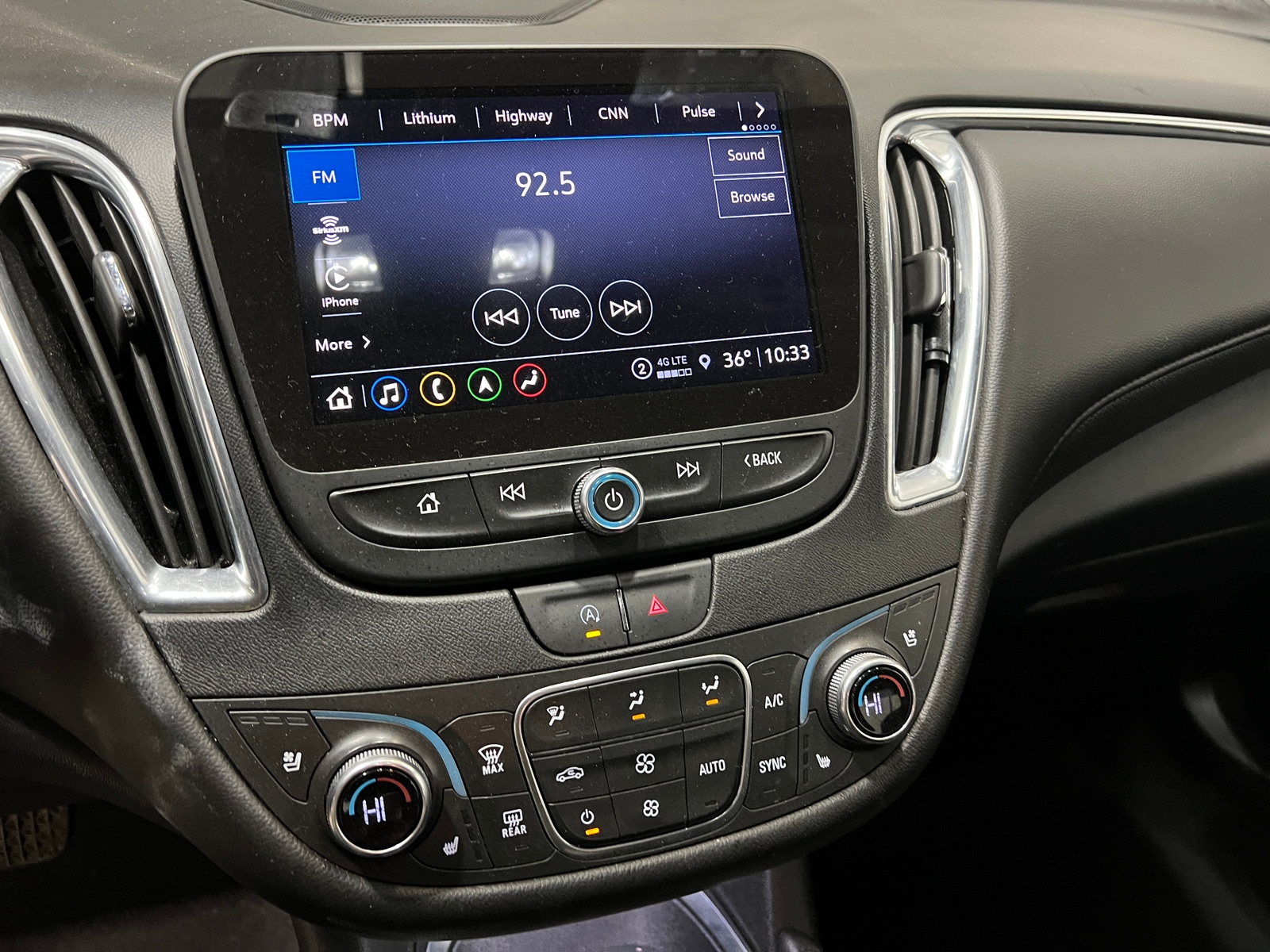 Thumbnail: 2024 Chevrolet Malibu - 3