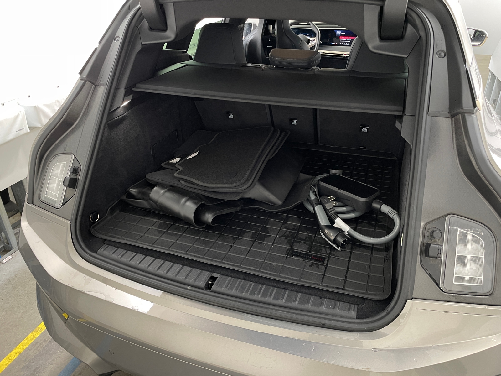 Thumbnail: 2024 BMW iX - 6