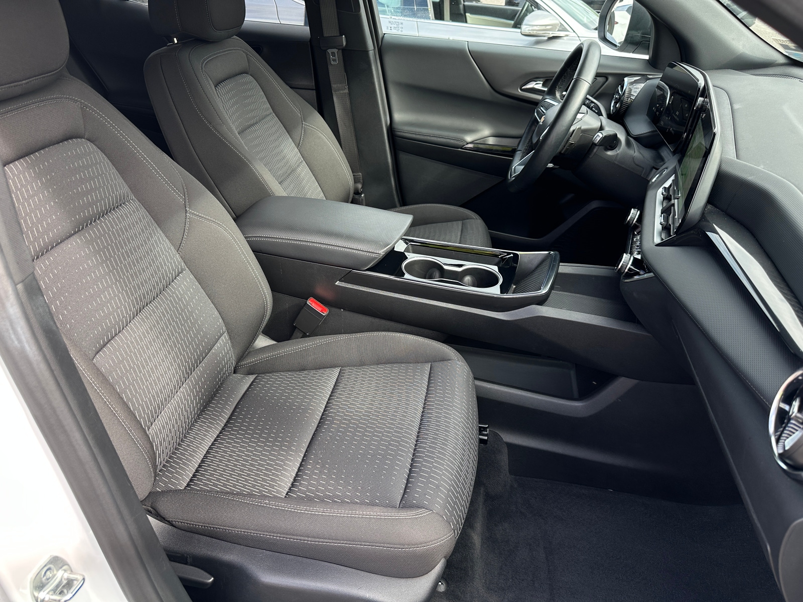 Thumbnail: 2025 Chevrolet Equinox - 2