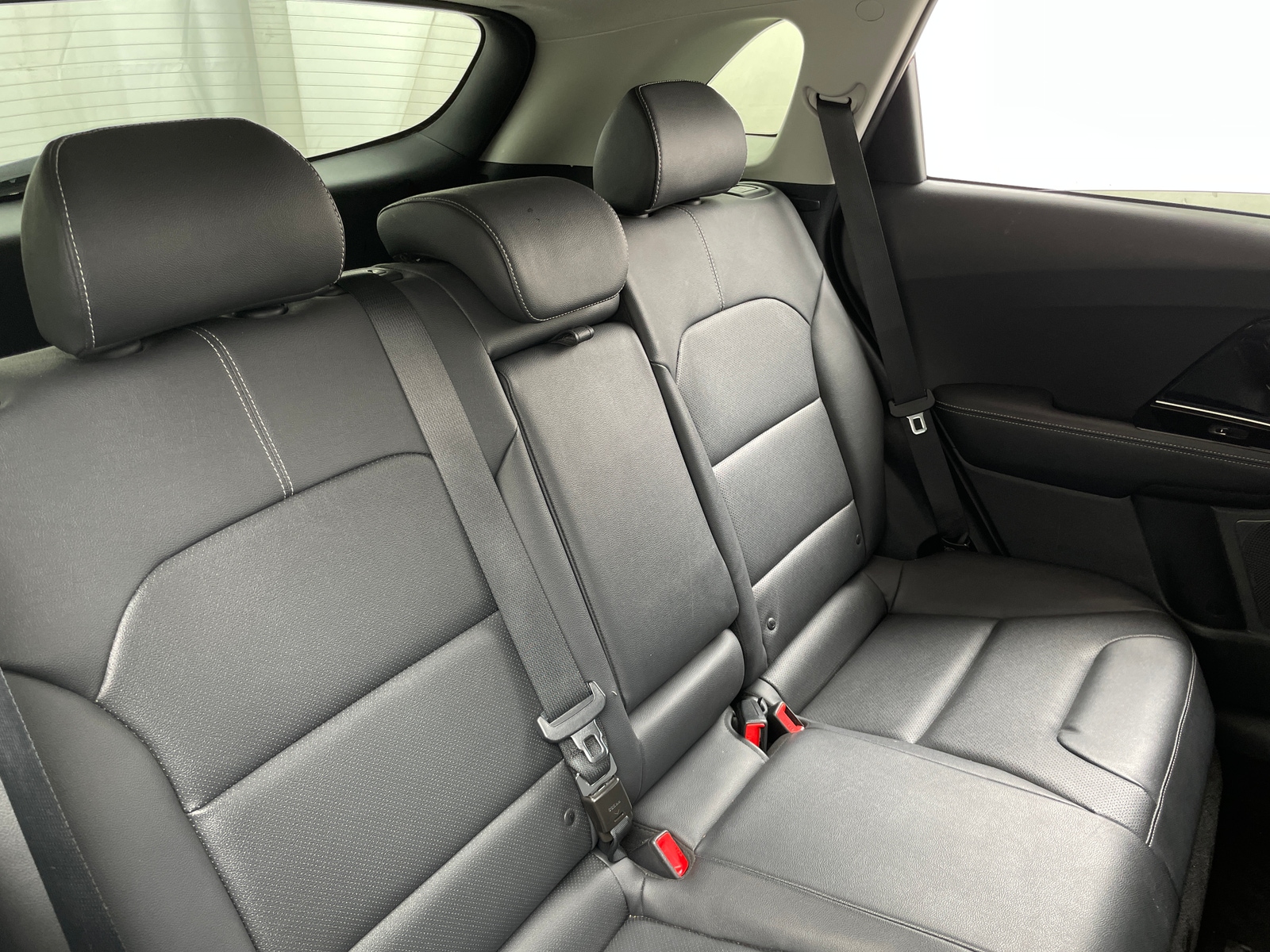 Thumbnail: 2022 Kia Niro - 5