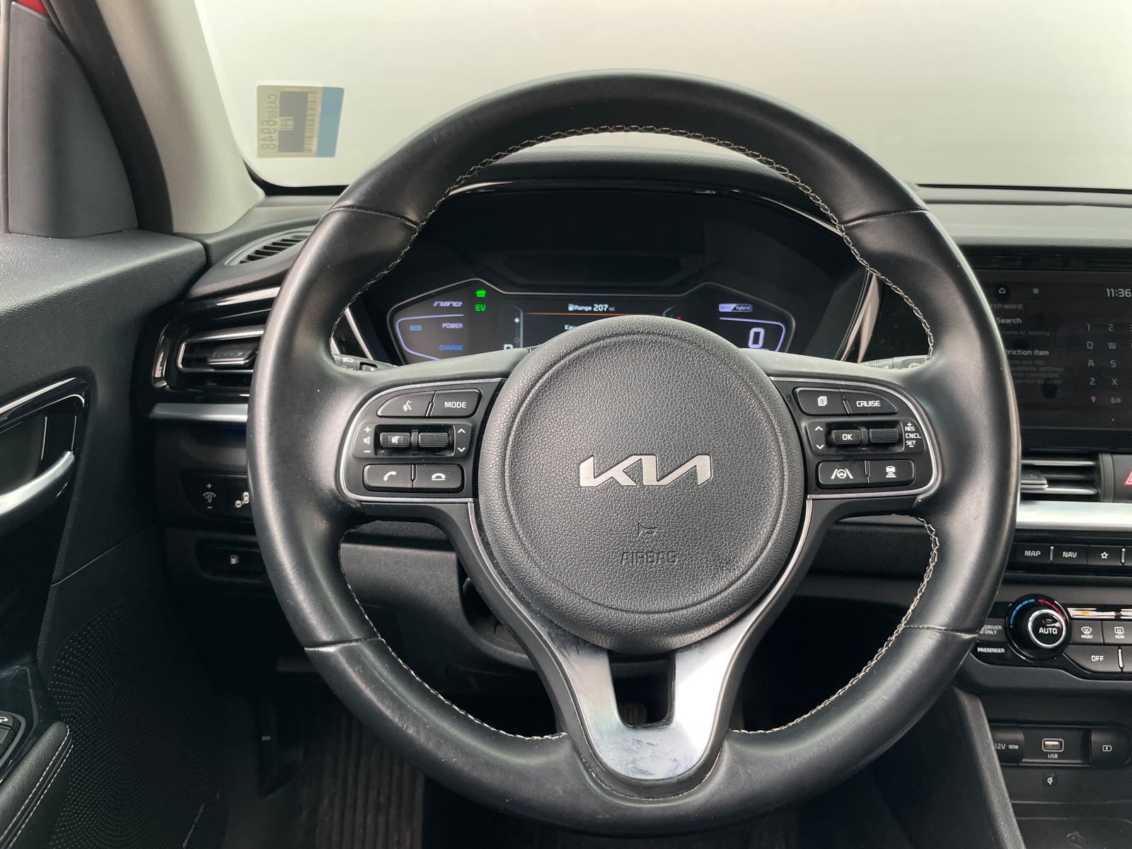 Thumbnail: 2022 Kia Niro - 4