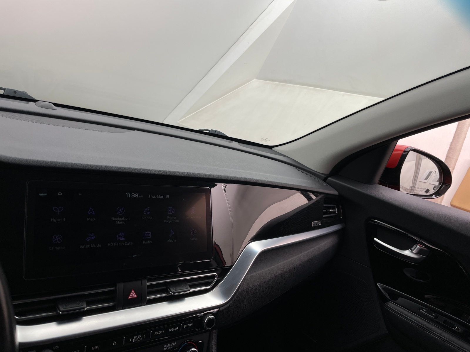 Thumbnail: 2022 Kia Niro - 3