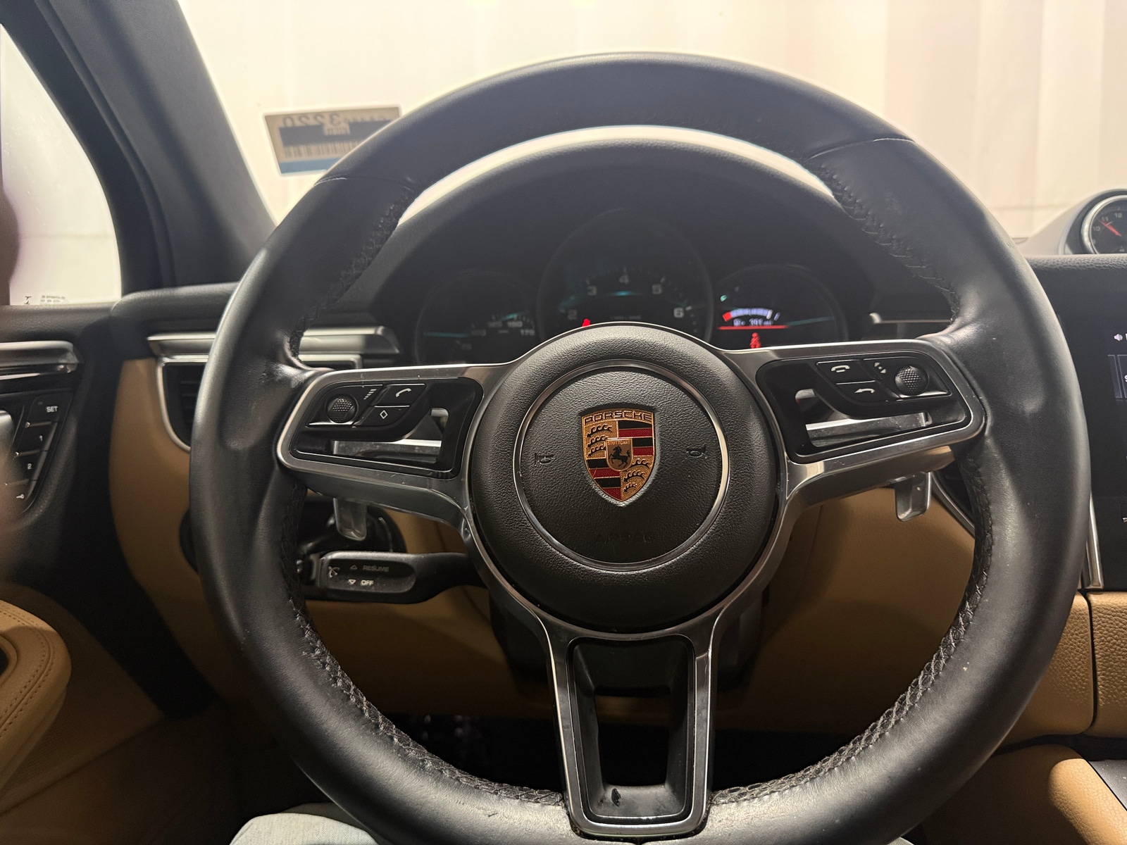 Thumbnail: 2018 Porsche Macan - 4