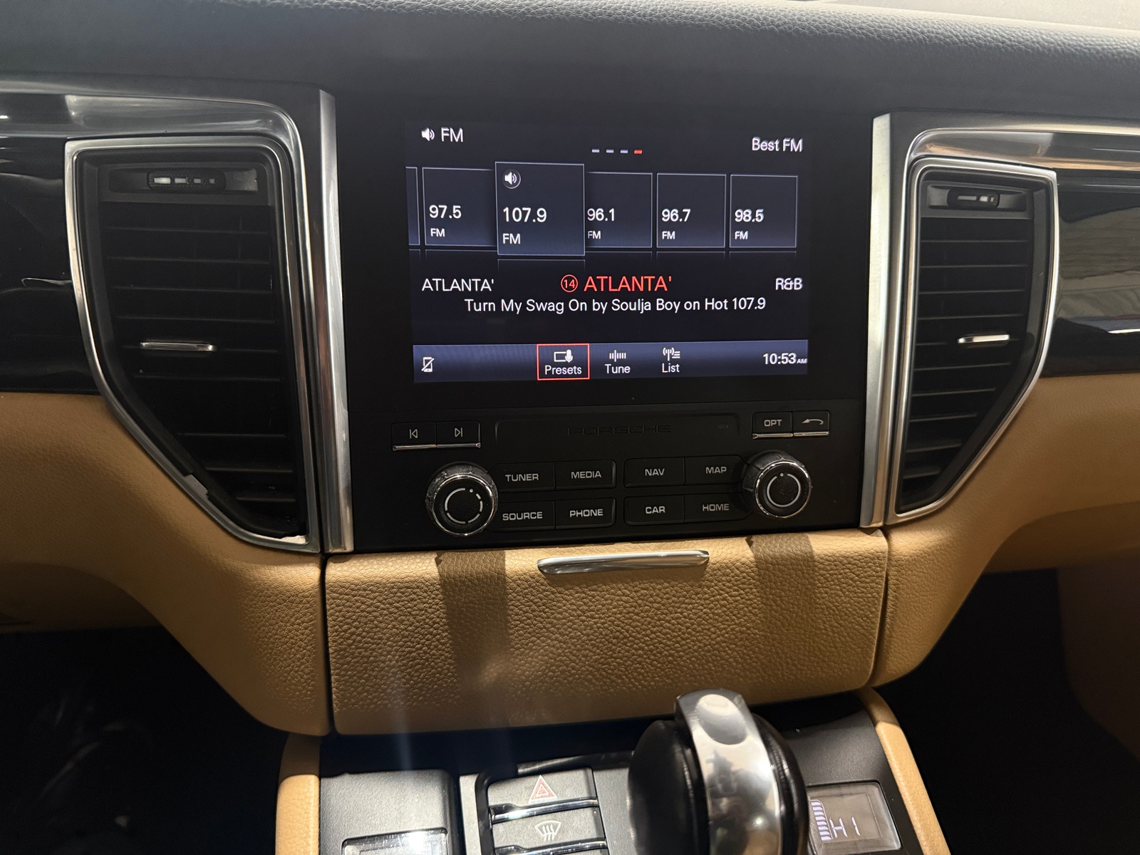 Thumbnail: 2018 Porsche Macan - 3