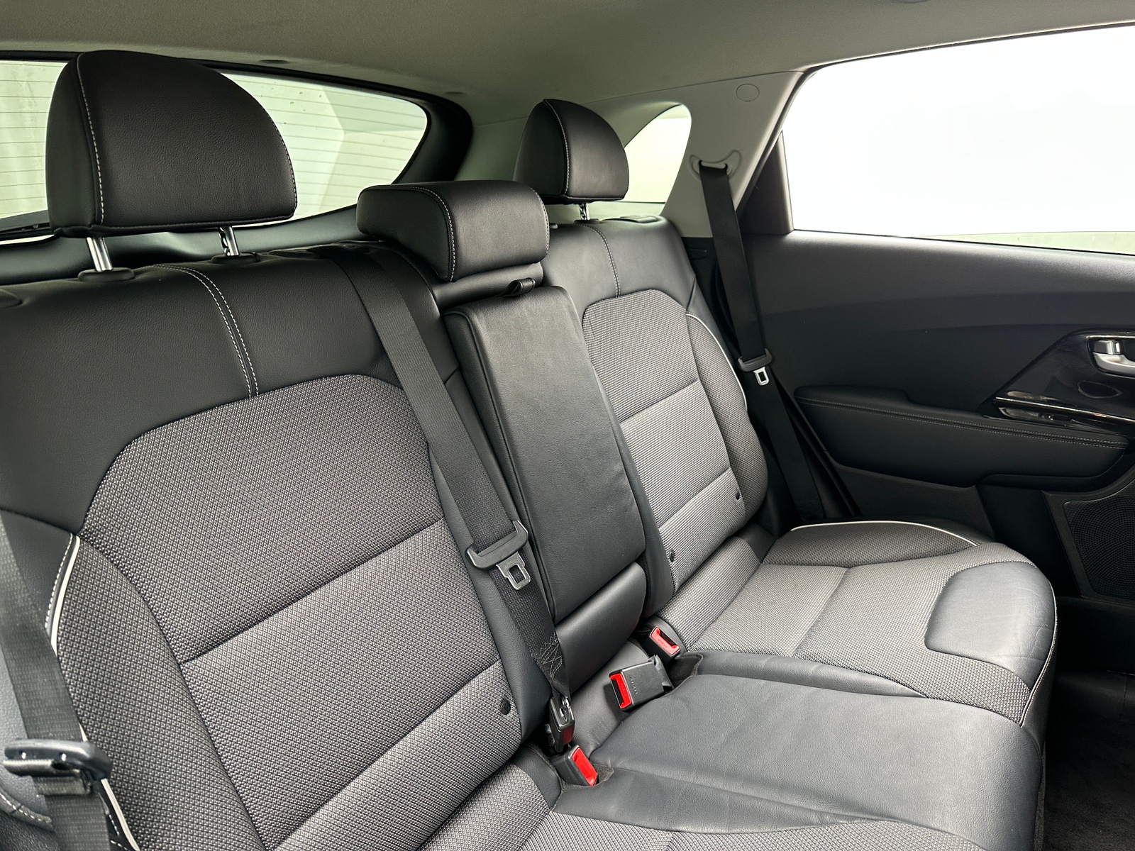 Thumbnail: 2019 Kia Niro - 6