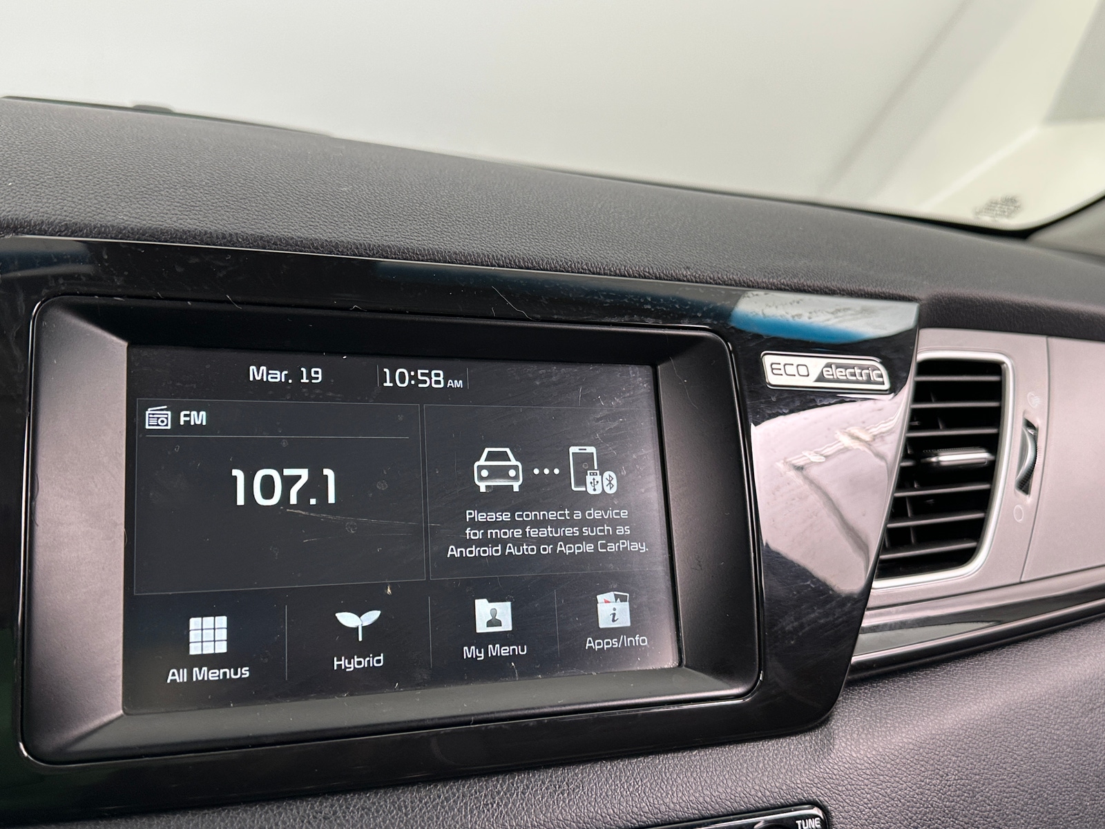 Thumbnail: 2019 Kia Niro - 4