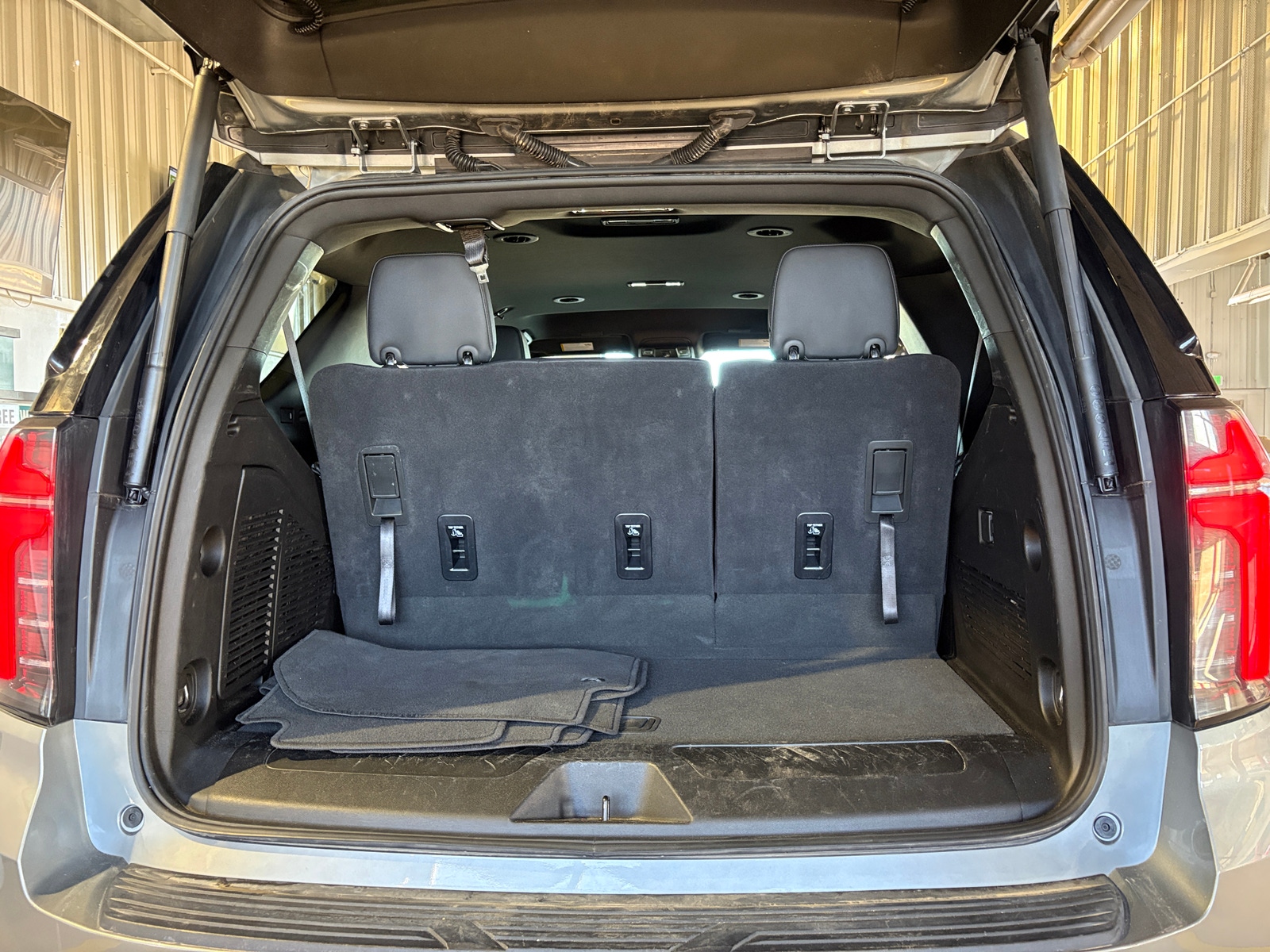 Thumbnail: 2025 Chevrolet Tahoe - 6