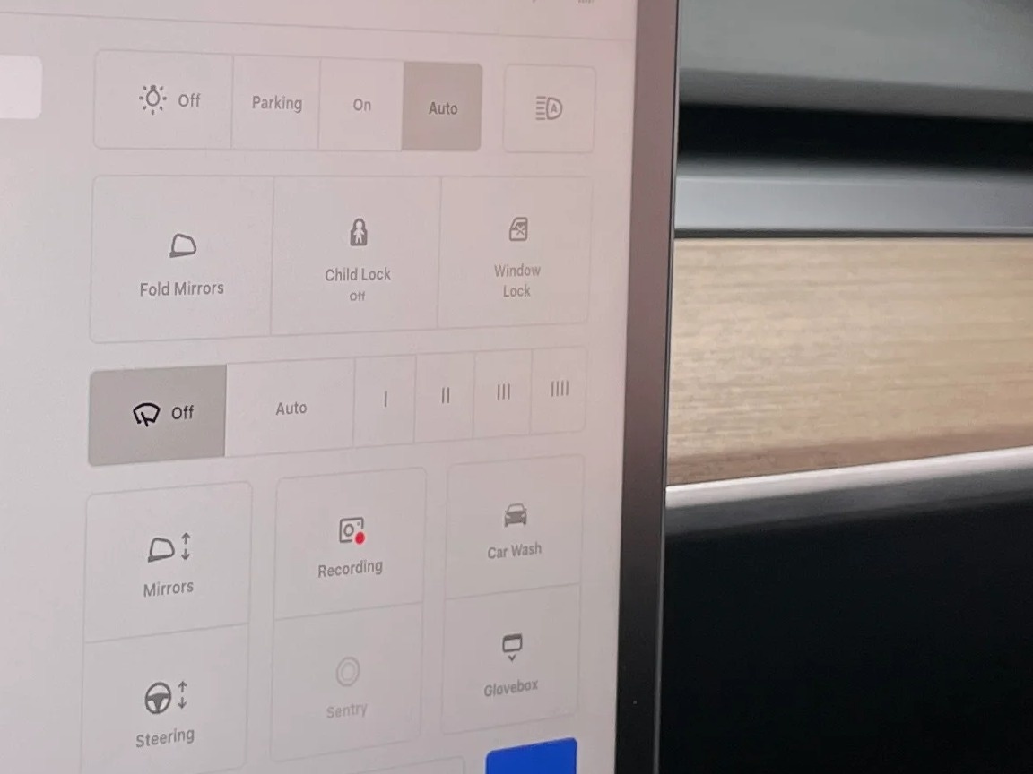 Thumbnail: 2025 Tesla Model Y - 4