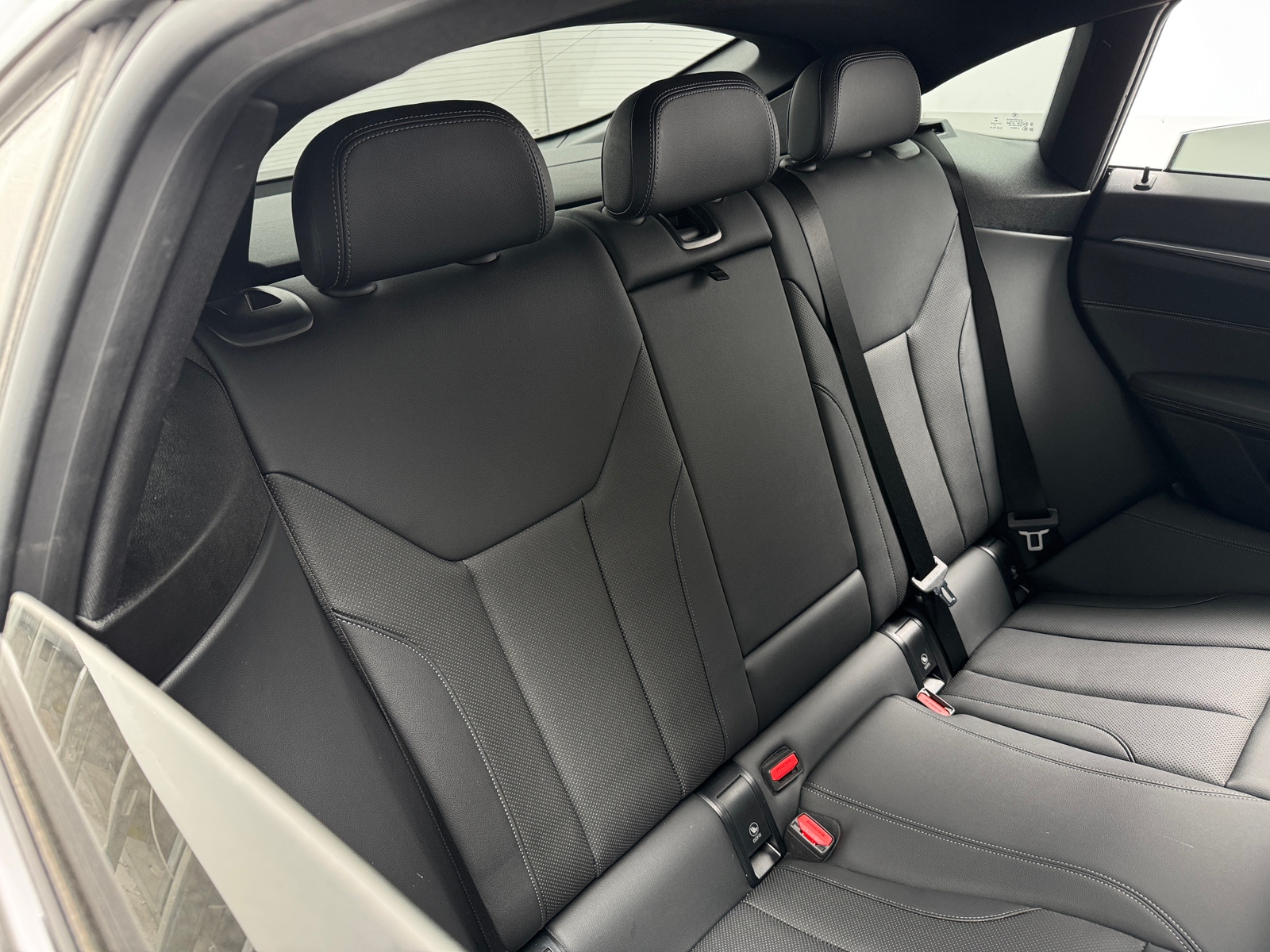 Thumbnail: 2023 BMW i4 - 5