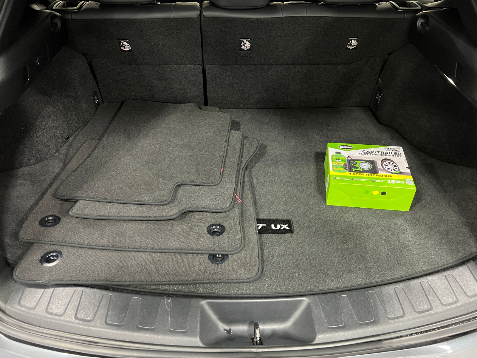 Thumbnail: 2022 Lexus UX - 6