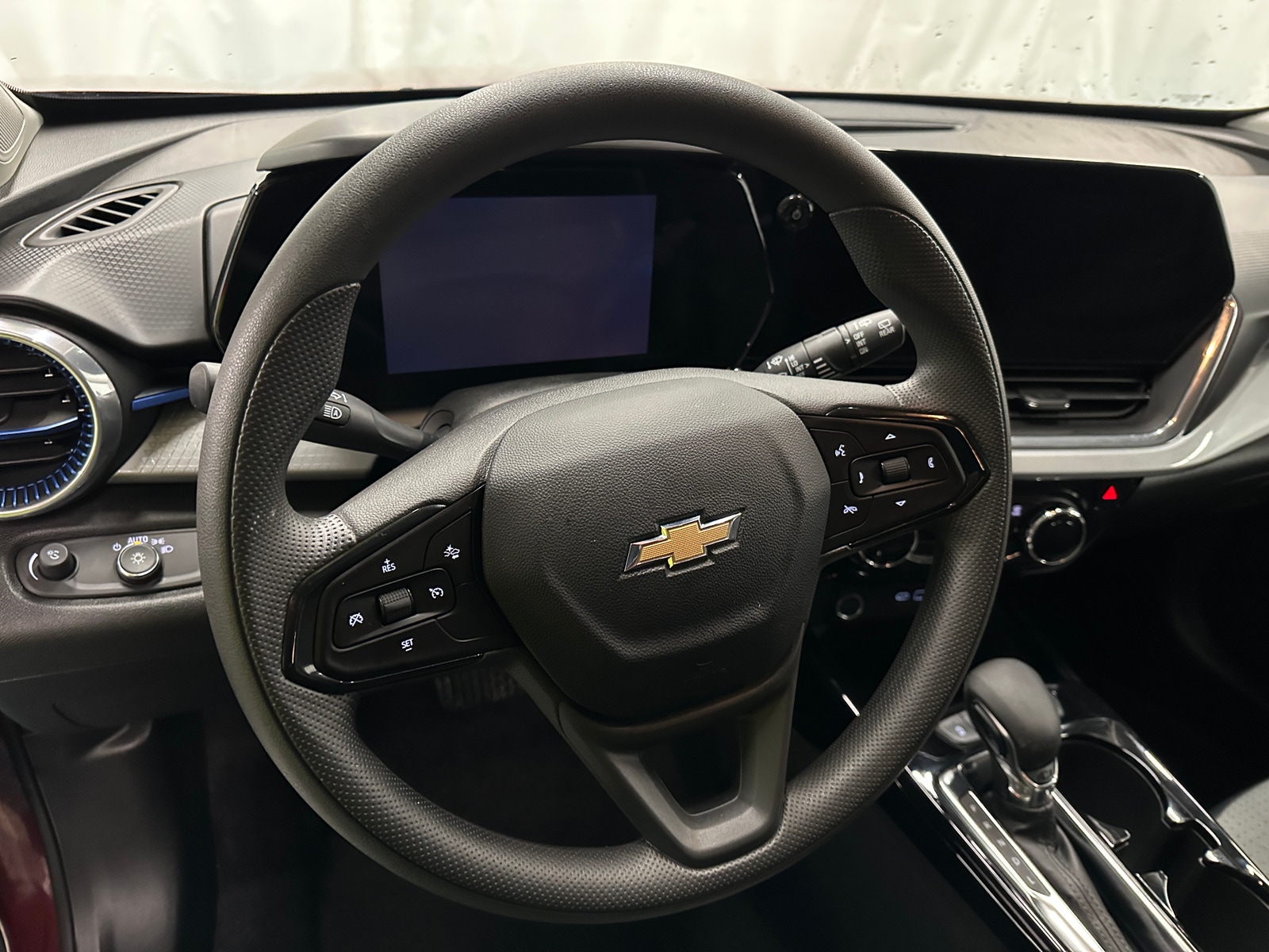 Thumbnail: 2025 Chevrolet Trax - 5