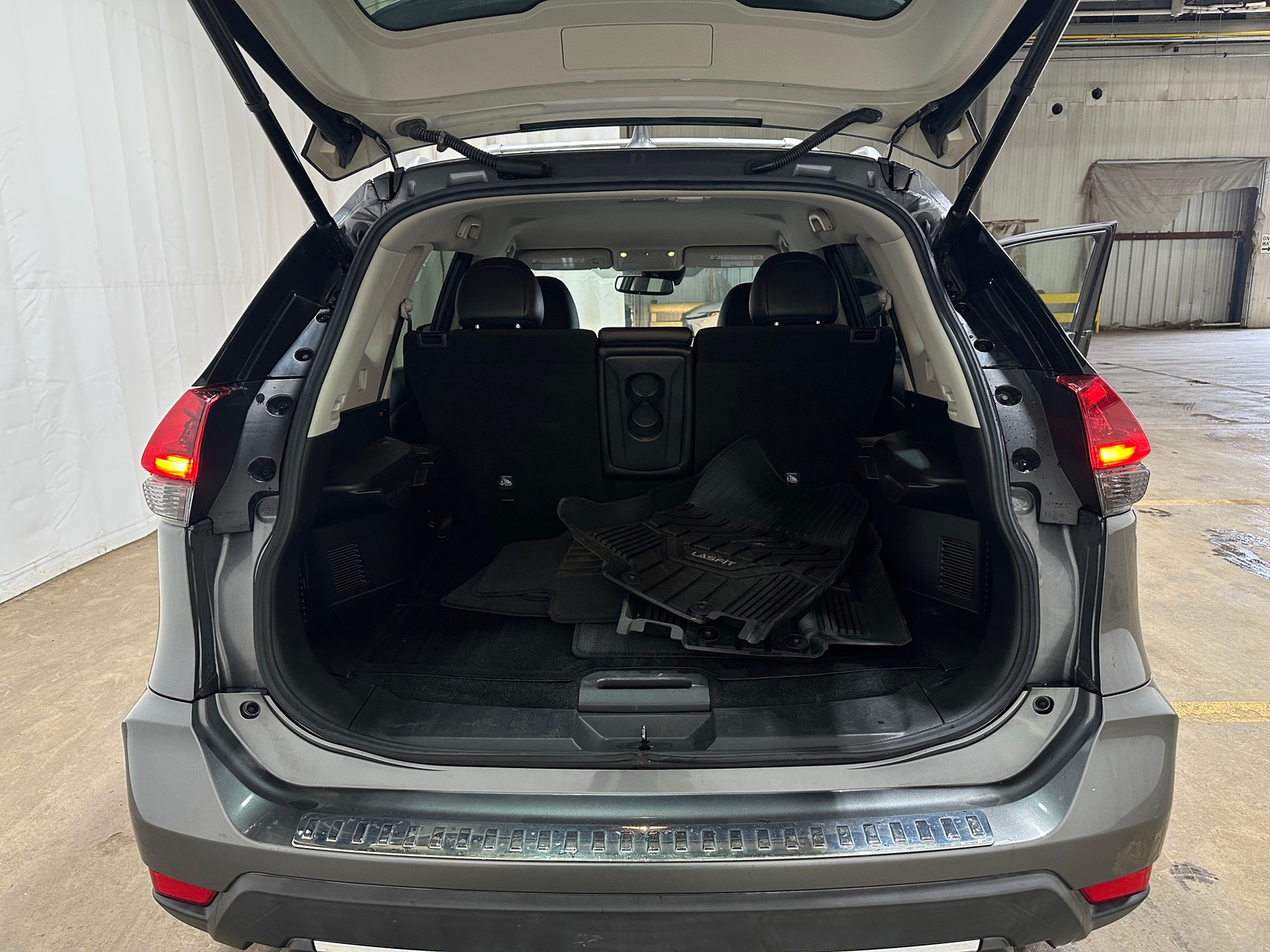 Thumbnail: 2018 Nissan Rogue - 7