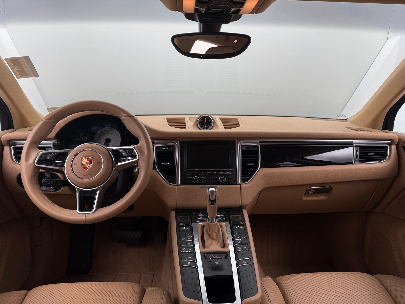 Thumbnail: 2015 Porsche Macan - 2