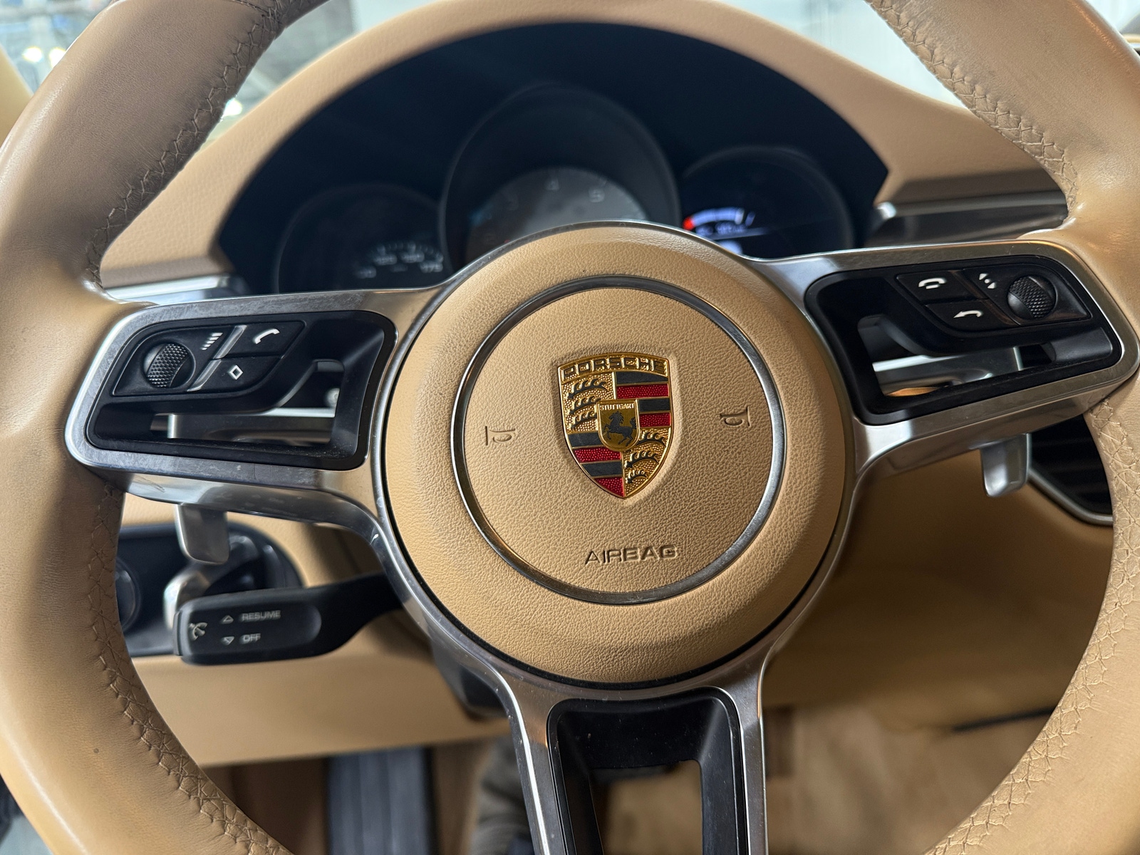 Thumbnail: 2015 Porsche Macan - 4