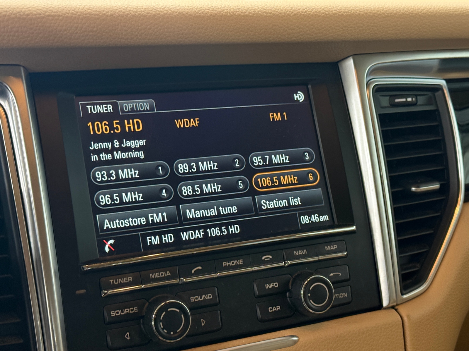 Thumbnail: 2015 Porsche Macan - 3