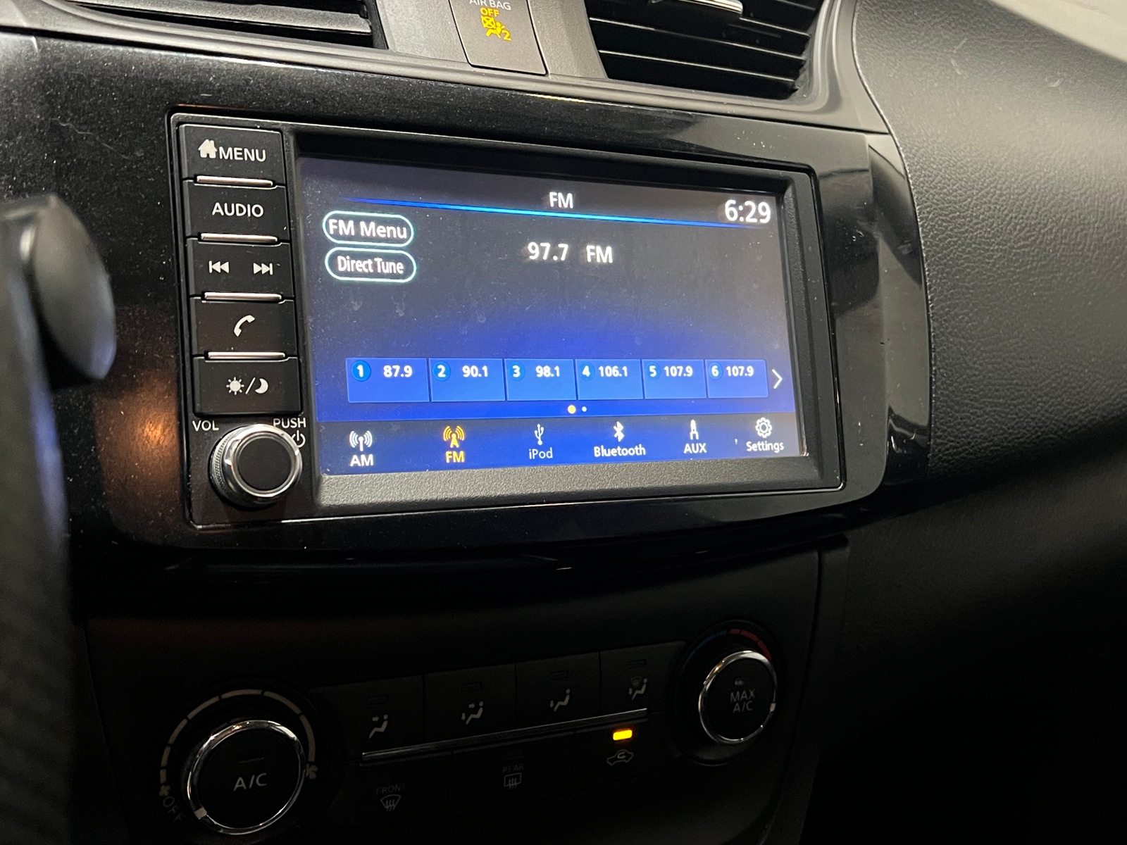 Thumbnail: 2019 Nissan Sentra - 4