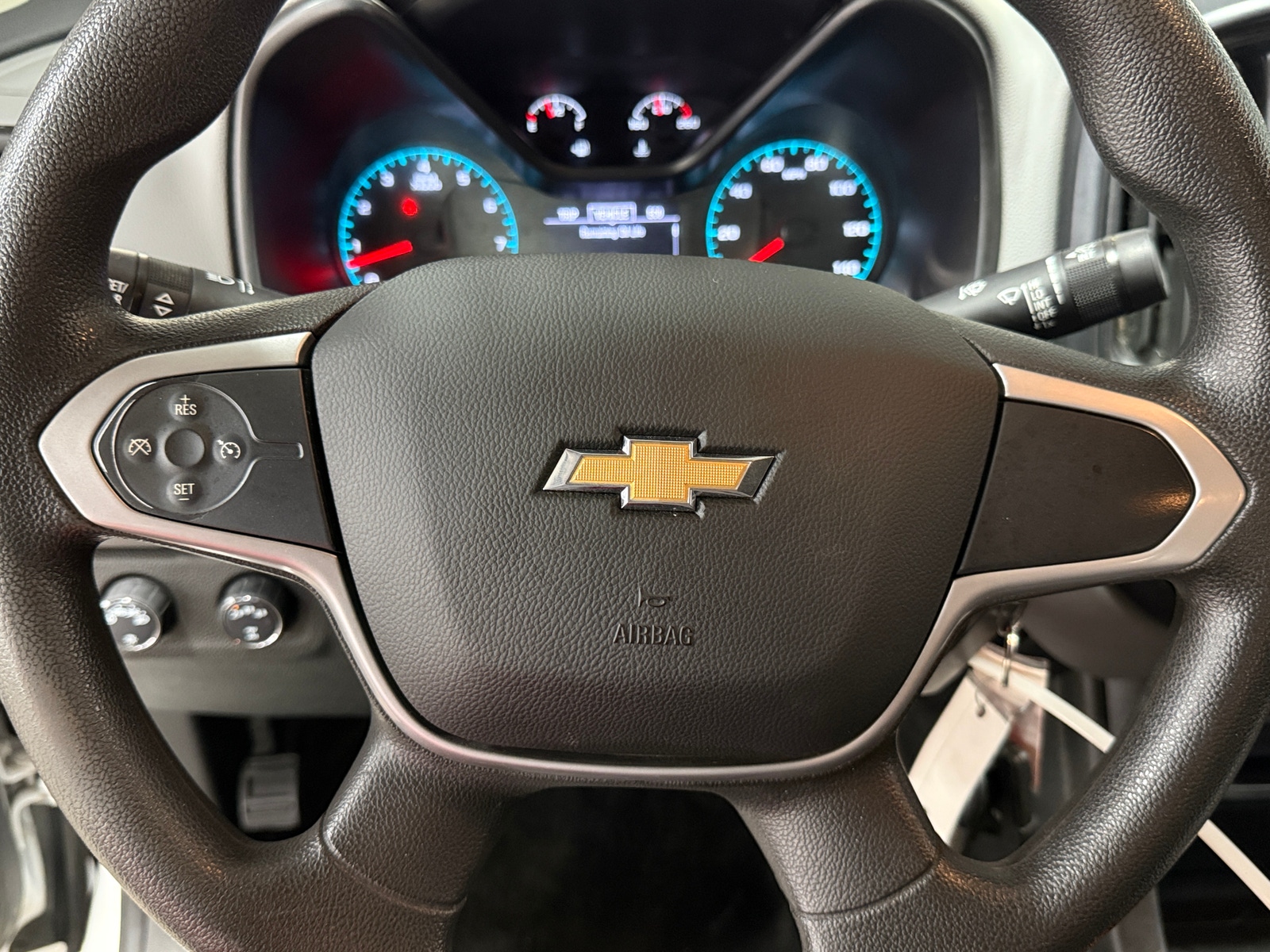 Thumbnail: 2022 Chevrolet Colorado - 5