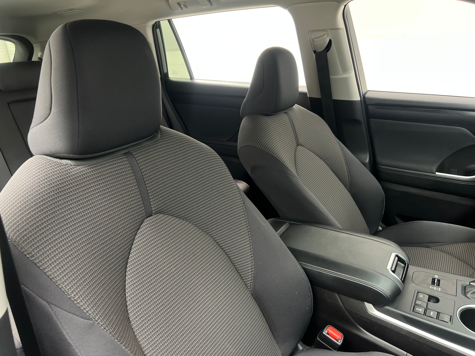 Thumbnail: 2025 Toyota Highlander - 2