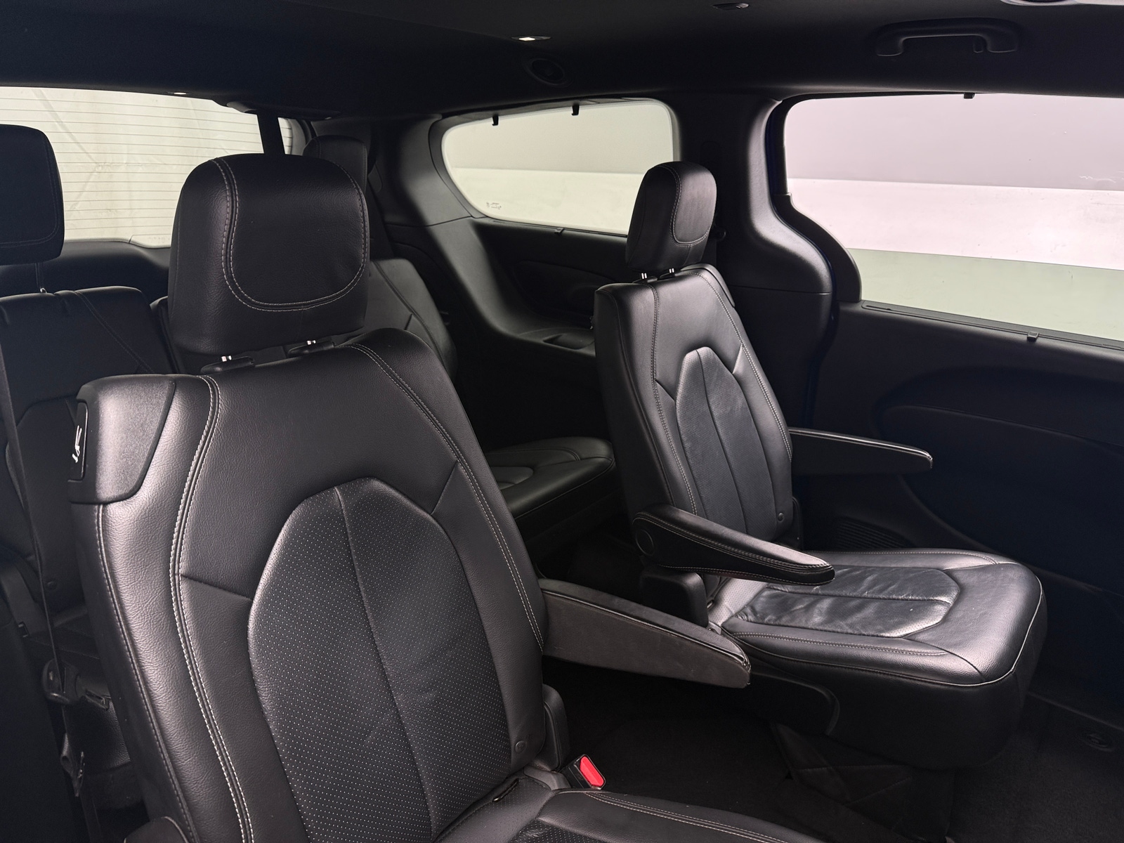 Thumbnail: 2018 Chrysler Pacifica - 5