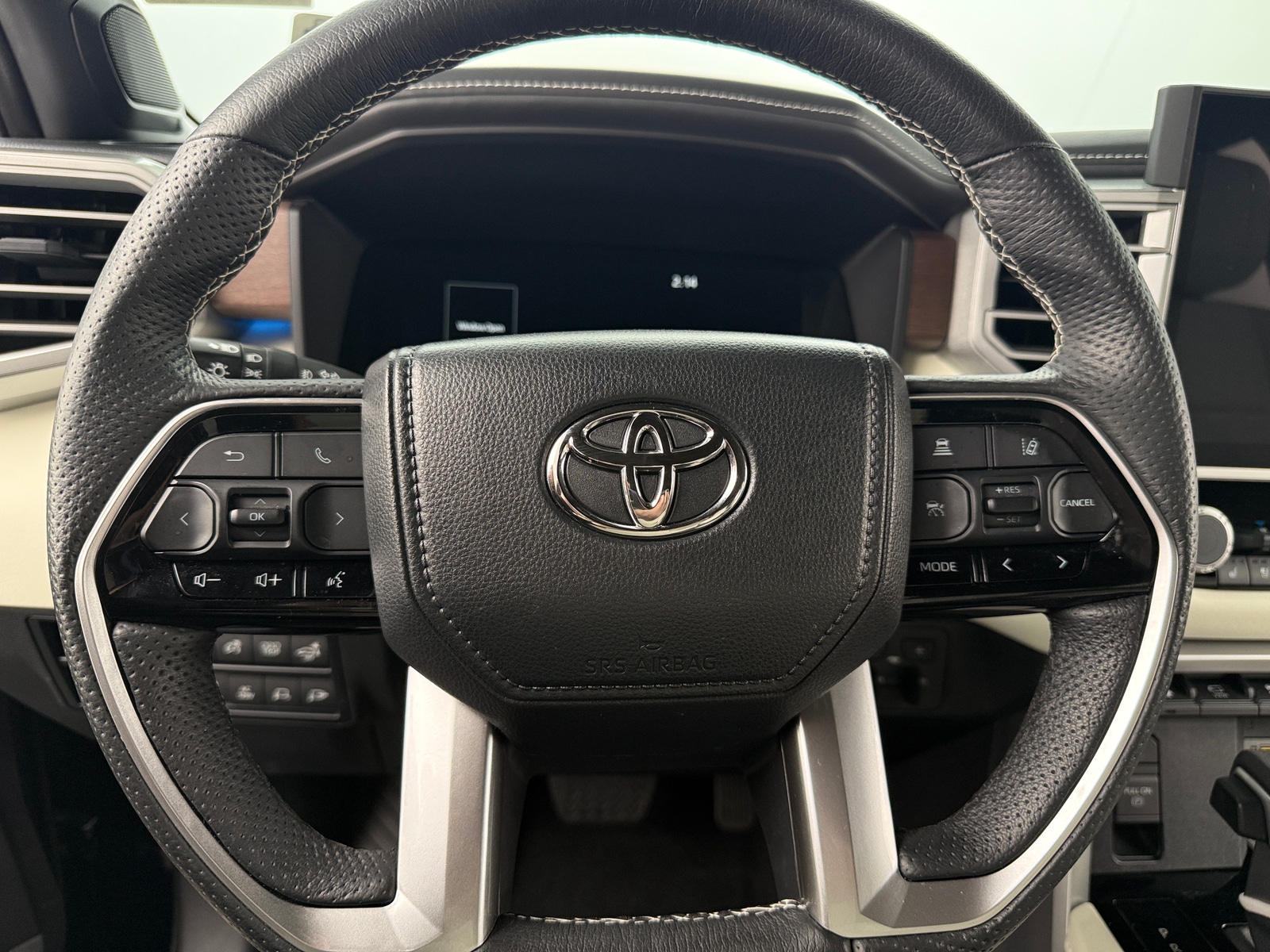 Thumbnail: 2023 Toyota Sequoia - 4