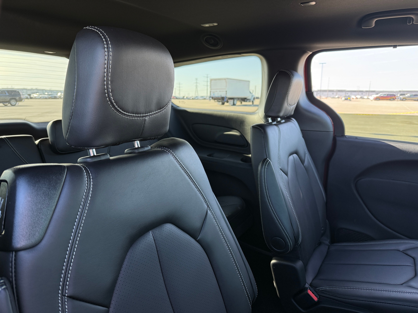 Thumbnail: 2026 Chrysler Pacifica - 5