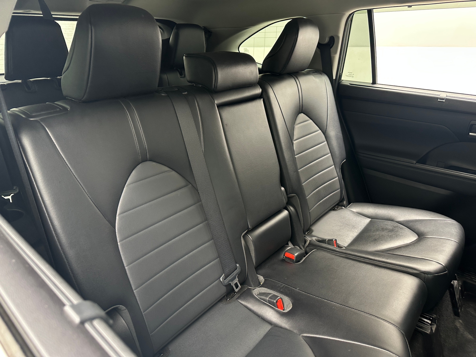 Thumbnail: 2022 Toyota Highlander - 5