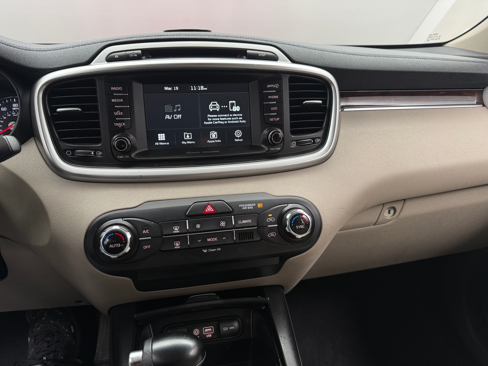 Thumbnail: 2018 Kia Sorento - 4