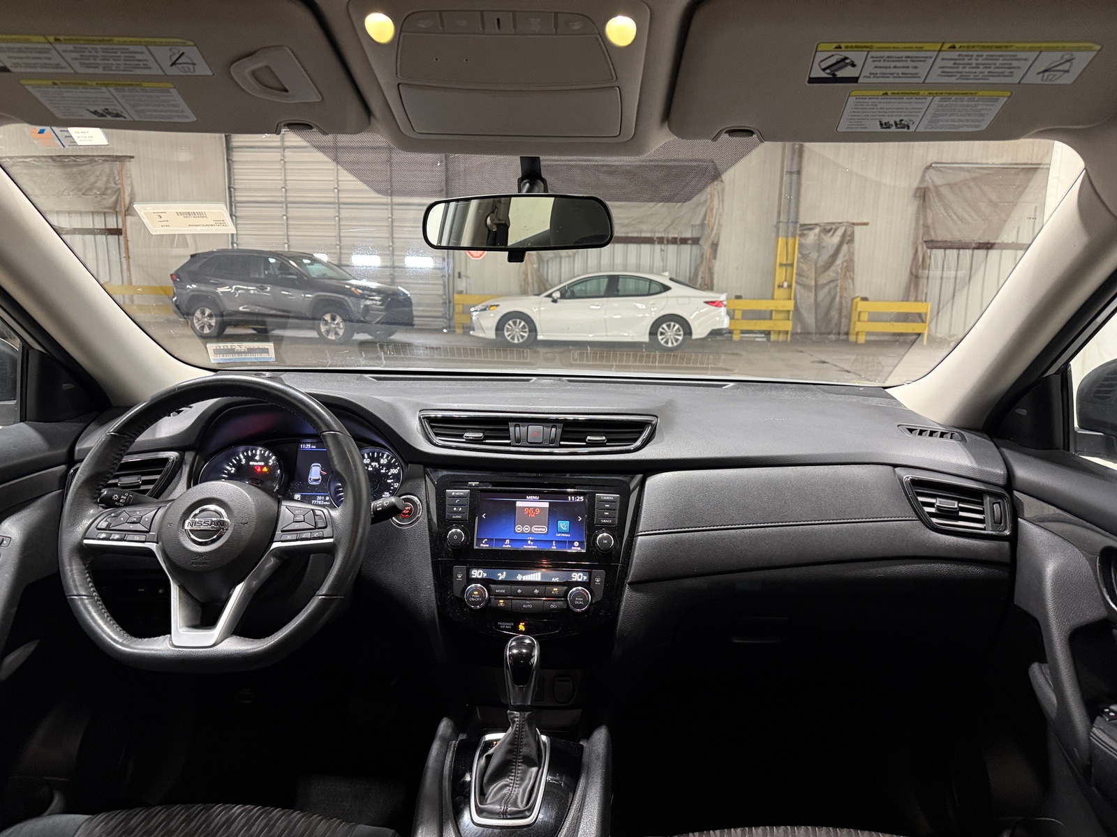 Thumbnail: 2018 Nissan Rogue - 3