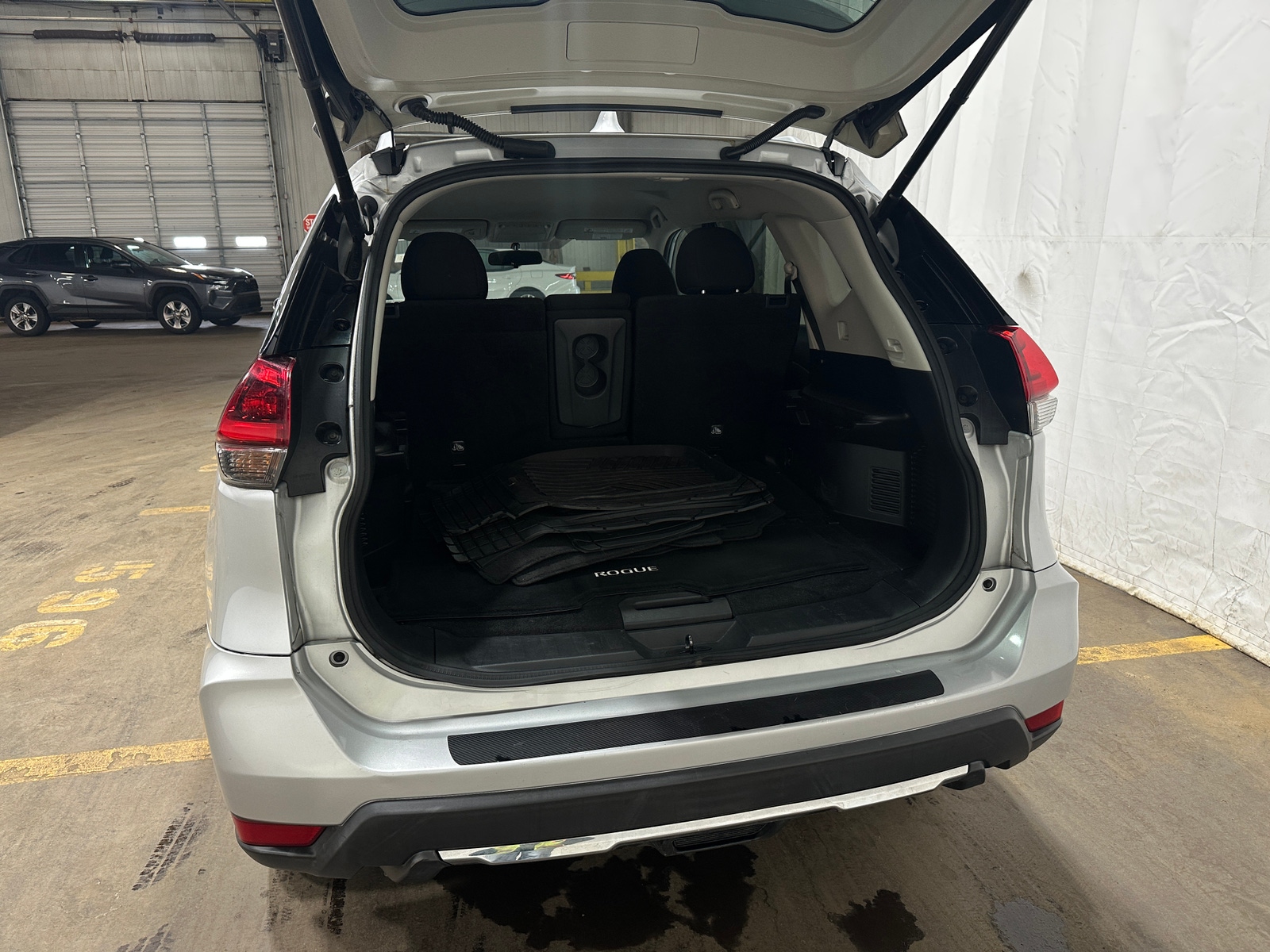 Thumbnail: 2018 Nissan Rogue - 7