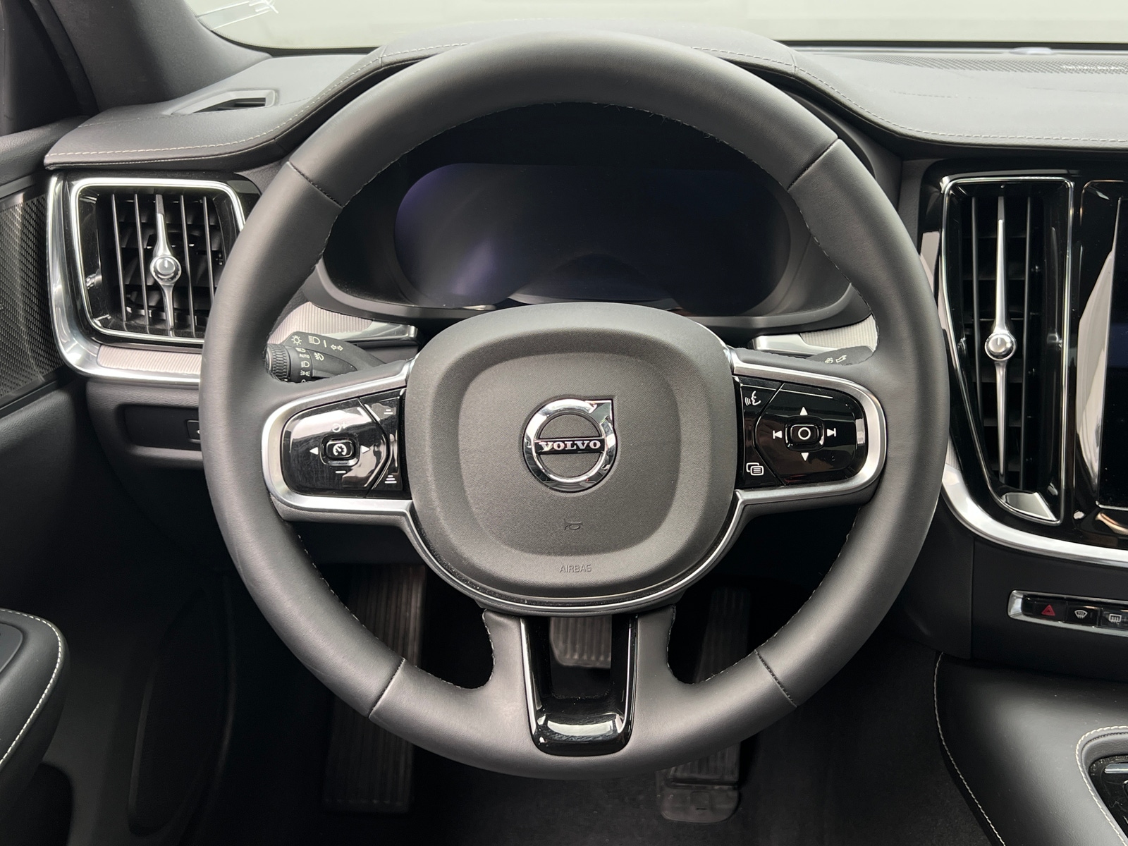 Thumbnail: 2024 Volvo S60 - 4