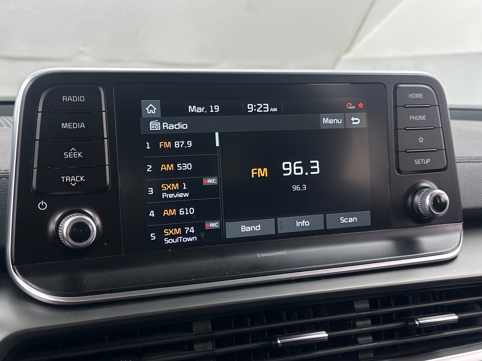 Thumbnail: 2020 Kia Telluride - 3