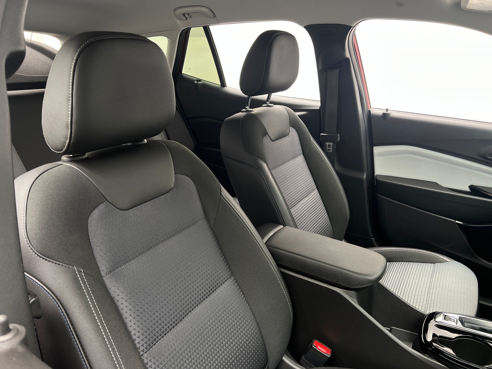 Thumbnail: 2025 Chevrolet Trax - 2