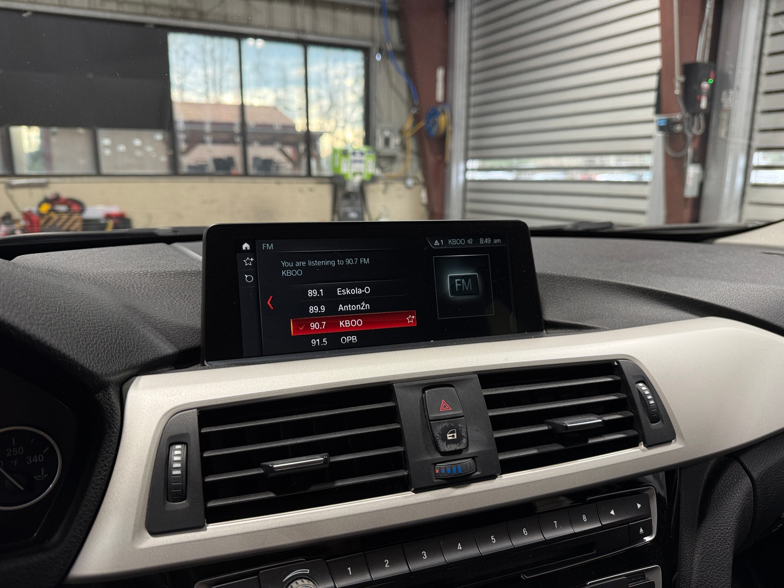 Thumbnail: 2018 BMW 3 Series - 3