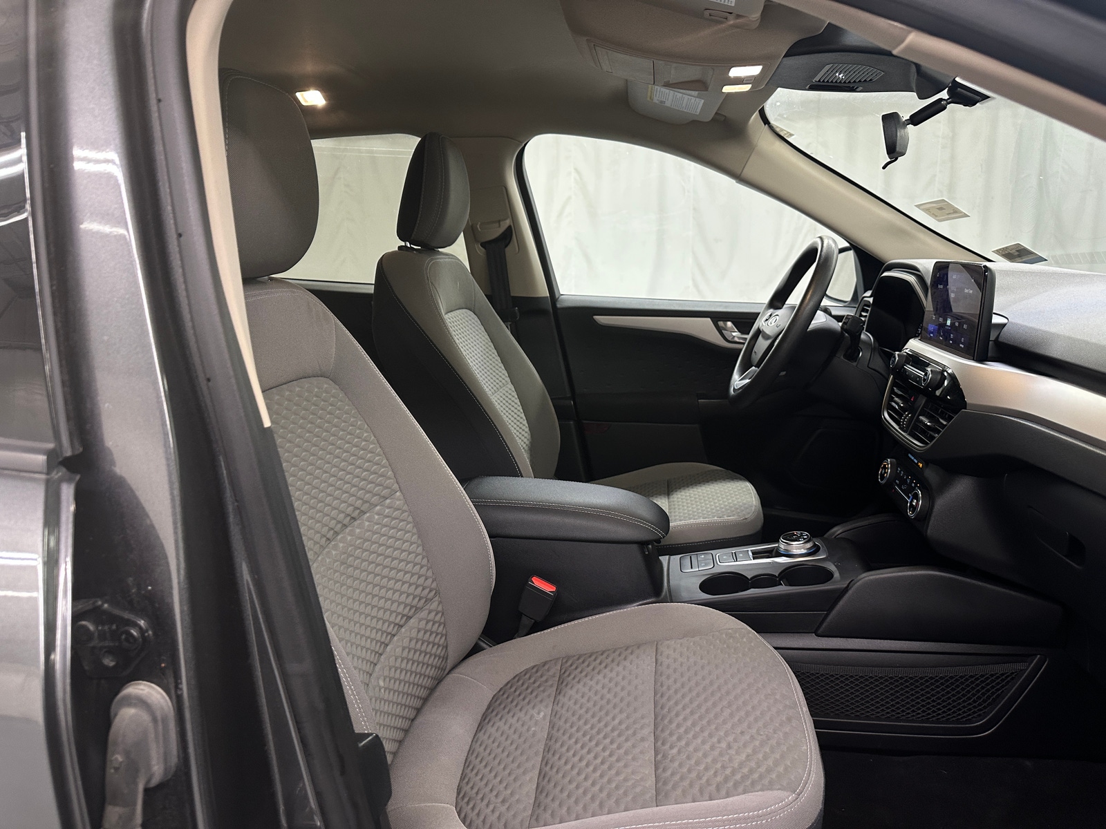 Thumbnail: 2020 Ford Escape - 2